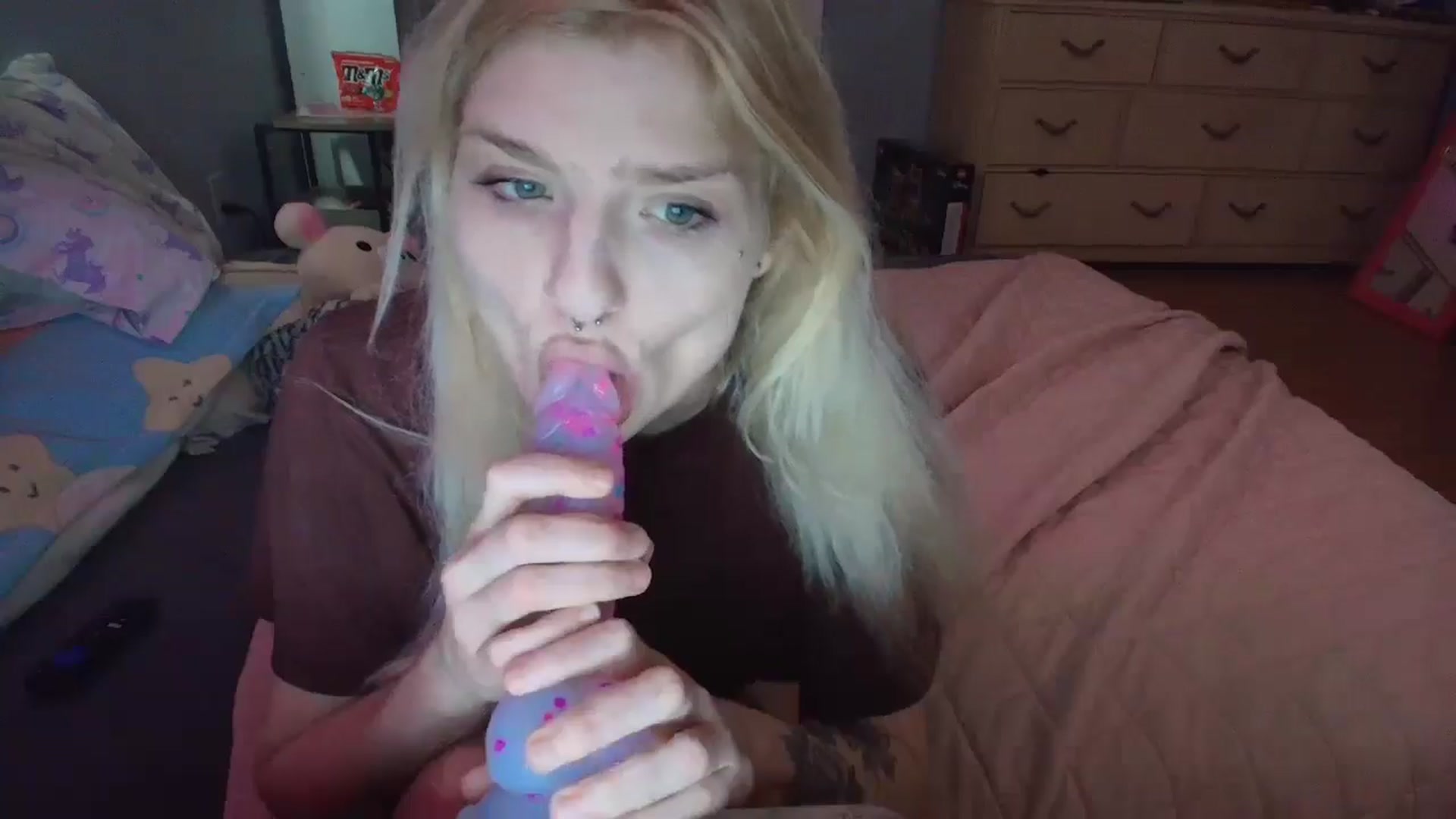 Gallery image thumbnail from DuckChan0's myfreecams stream on, 02/06/2025, 15:31 image 19 of 20