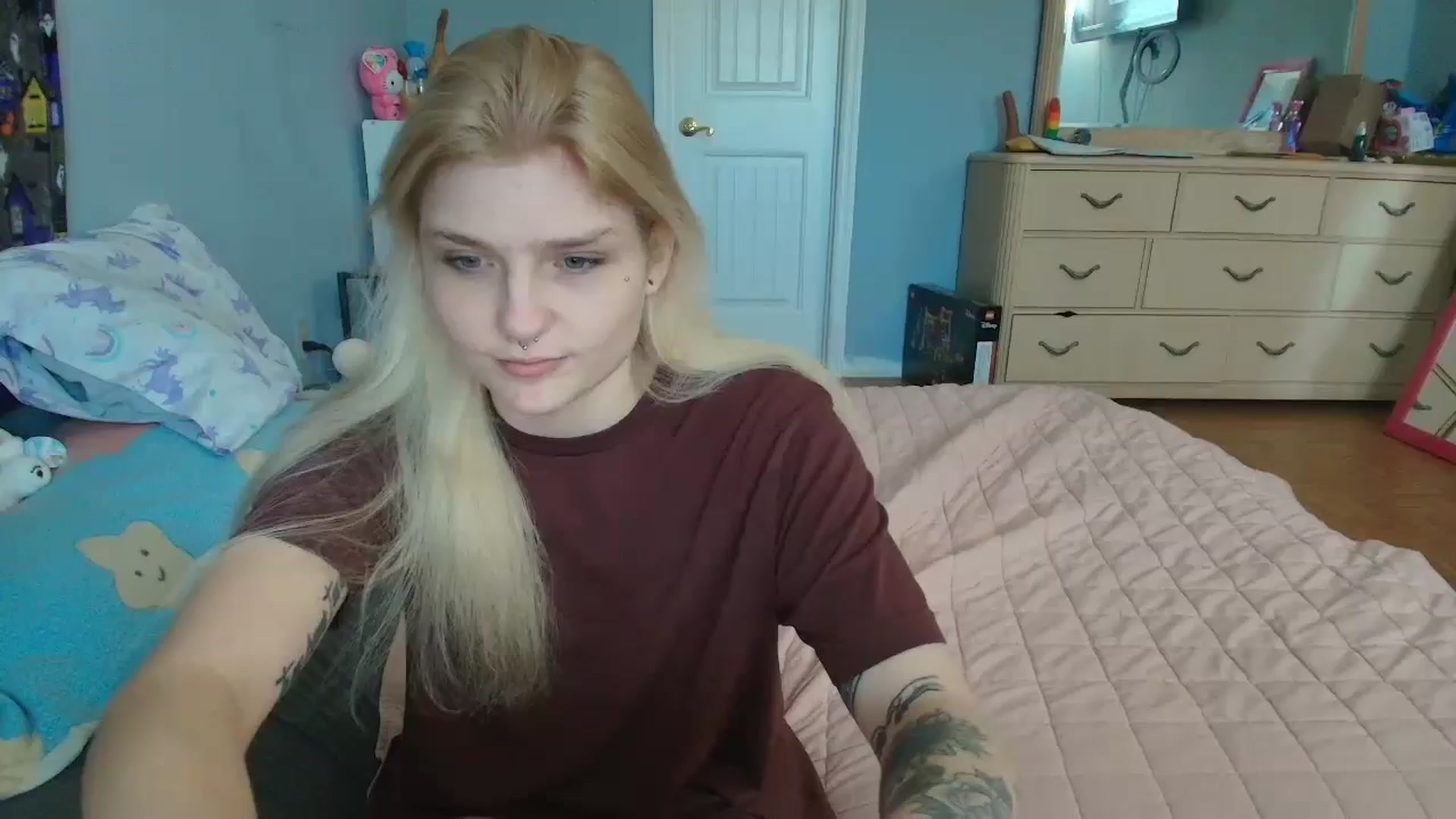 Gallery image thumbnail from DuckChan0's myfreecams stream on, 02/06/2025, 15:31 image 1 of 20