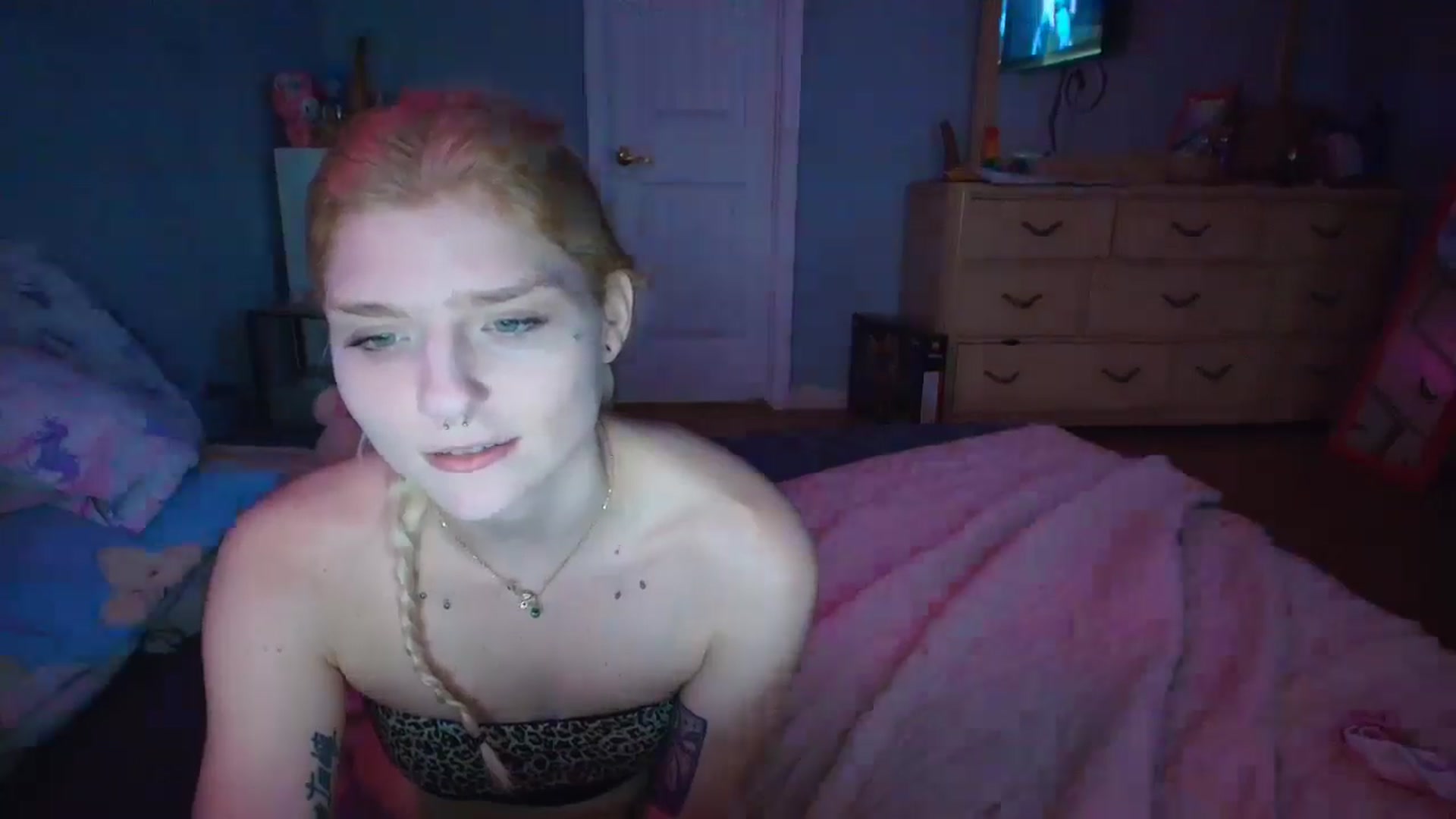 Gallery image thumbnail from DuckChan0's myfreecams stream on, 02/06/2025, 16:20 image 4 of 20