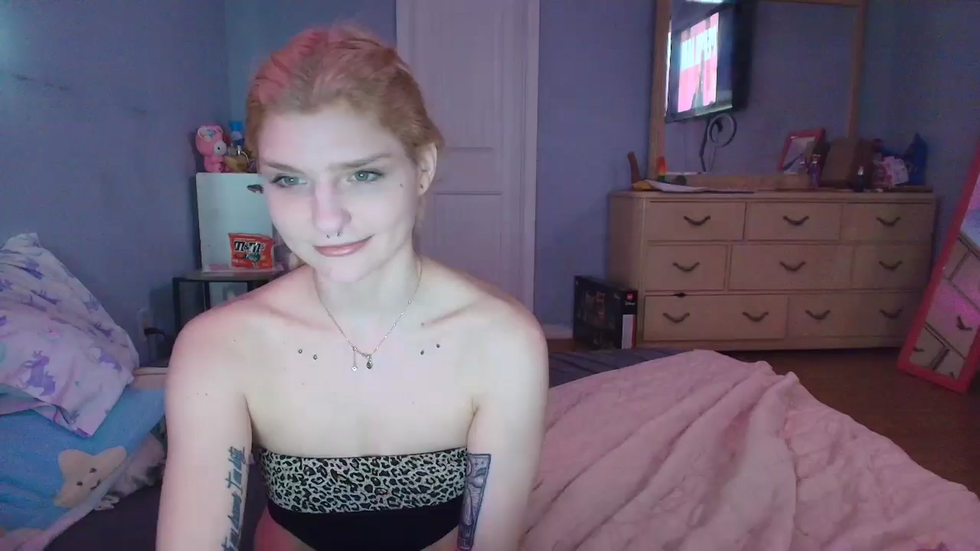 Gallery image thumbnail from DuckChan0's myfreecams stream on, 02/06/2025, 16:20 image 8 of 20