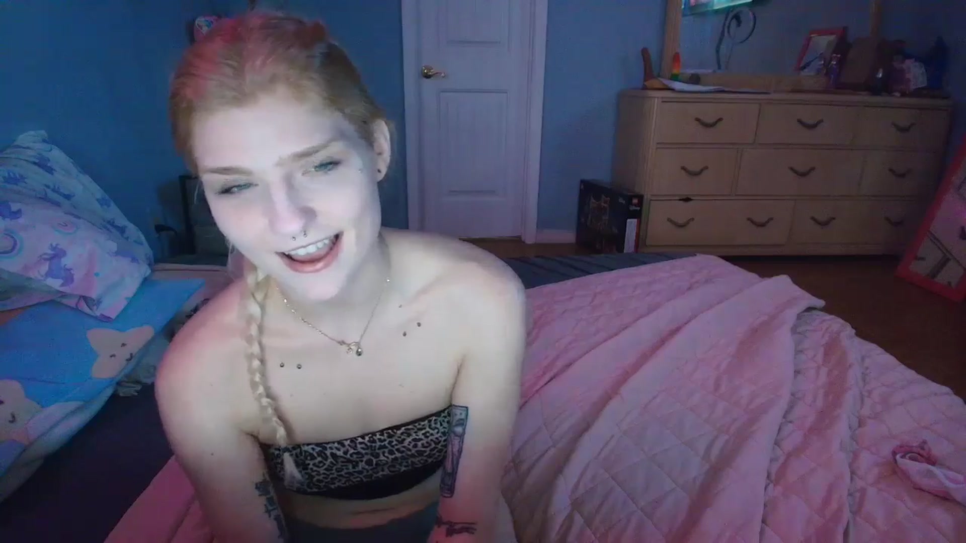 Gallery image thumbnail from DuckChan0's myfreecams stream on, 02/06/2025, 16:20 image 2 of 20