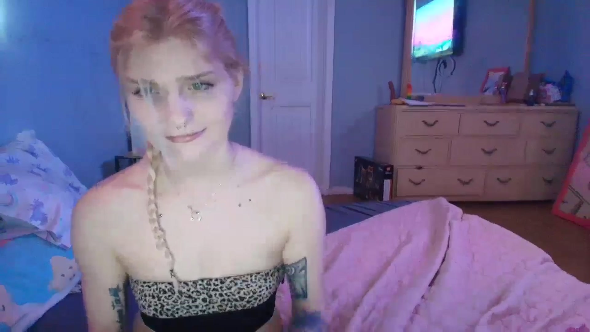 Gallery image thumbnail from DuckChan0's myfreecams stream on, 02/06/2025, 16:20 image 15 of 20