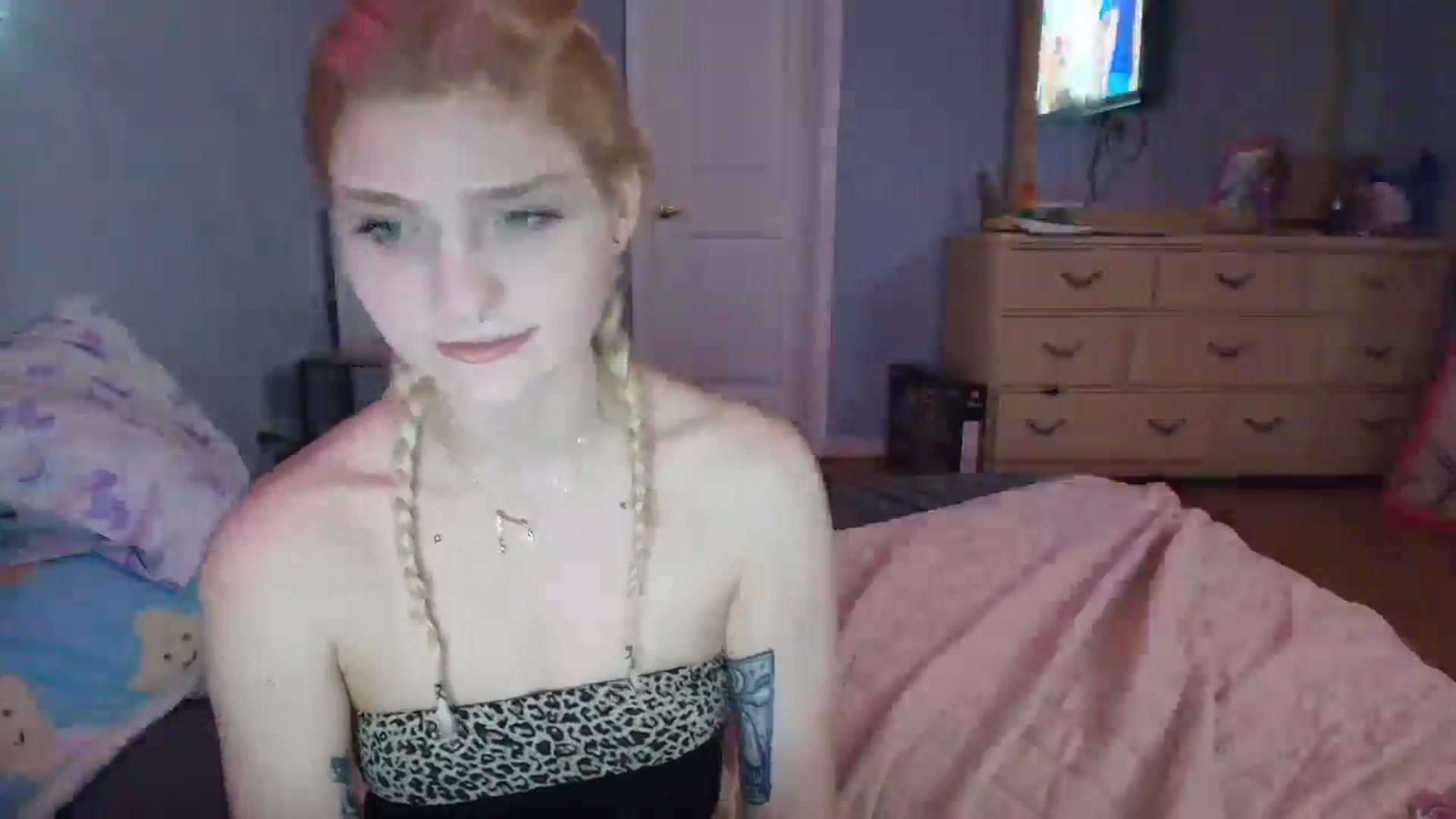 Gallery image thumbnail from DuckChan0's myfreecams stream on, 02/06/2025, 16:20 image 11 of 20