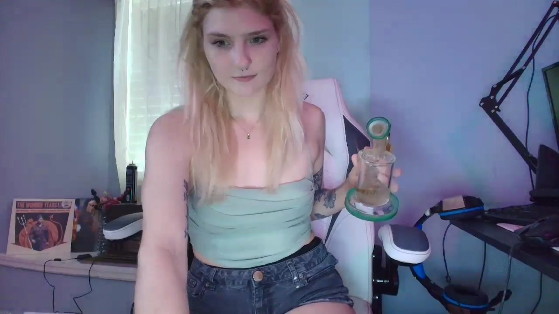 Gallery image thumbnail from DuckChan0's myfreecams stream on, 02/06/2025, 17:49 image 17 of 20