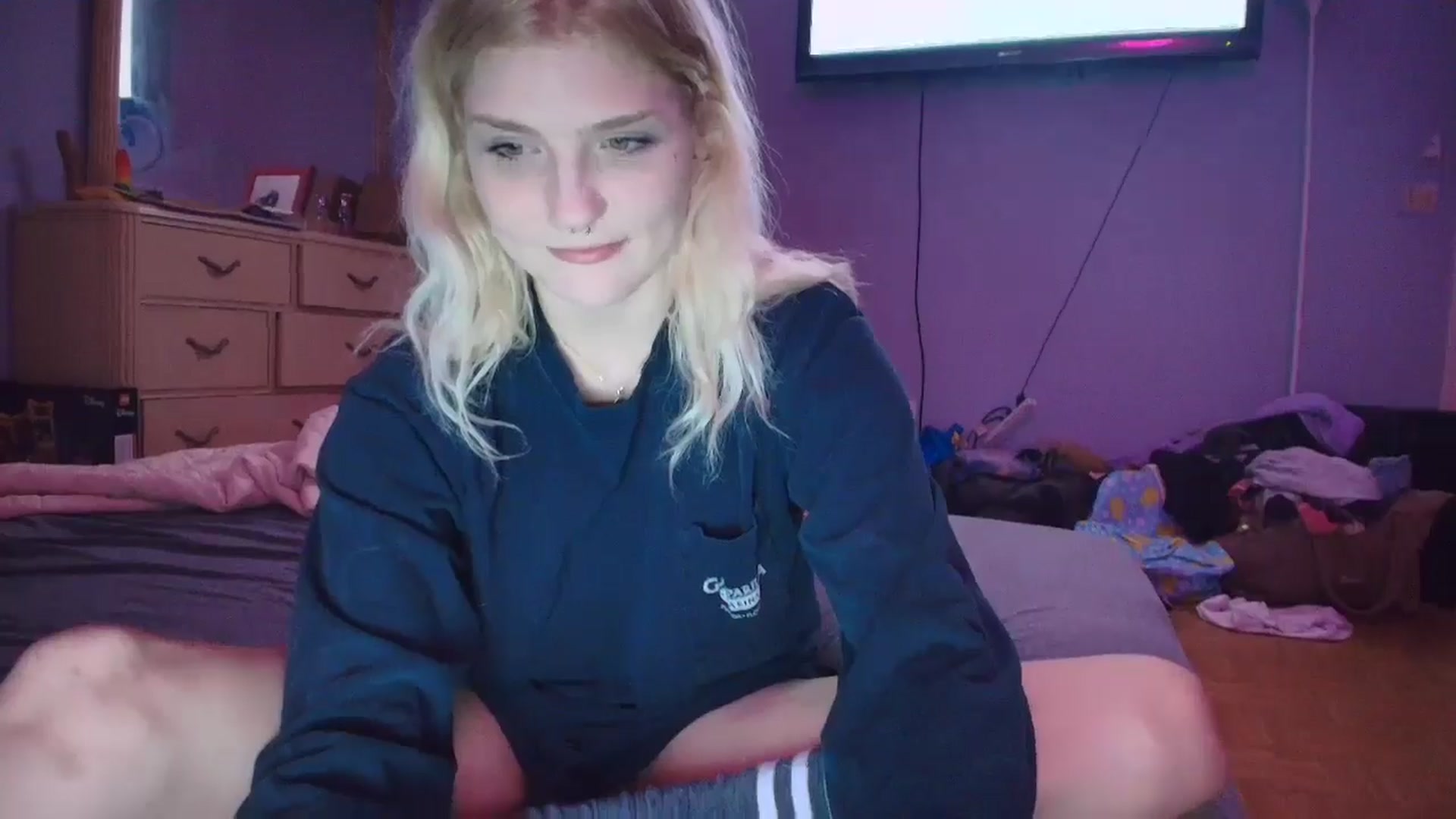 Gallery image thumbnail from DuckChan0's myfreecams stream on, 02/07/2025, 01:49 image 16 of 20