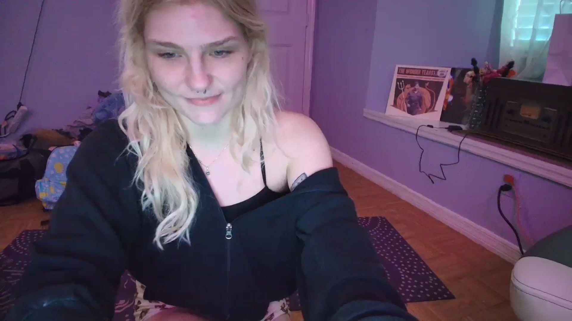 Gallery image thumbnail from DuckChan0's myfreecams stream on, 02/07/2025, 14:57 image 10 of 20