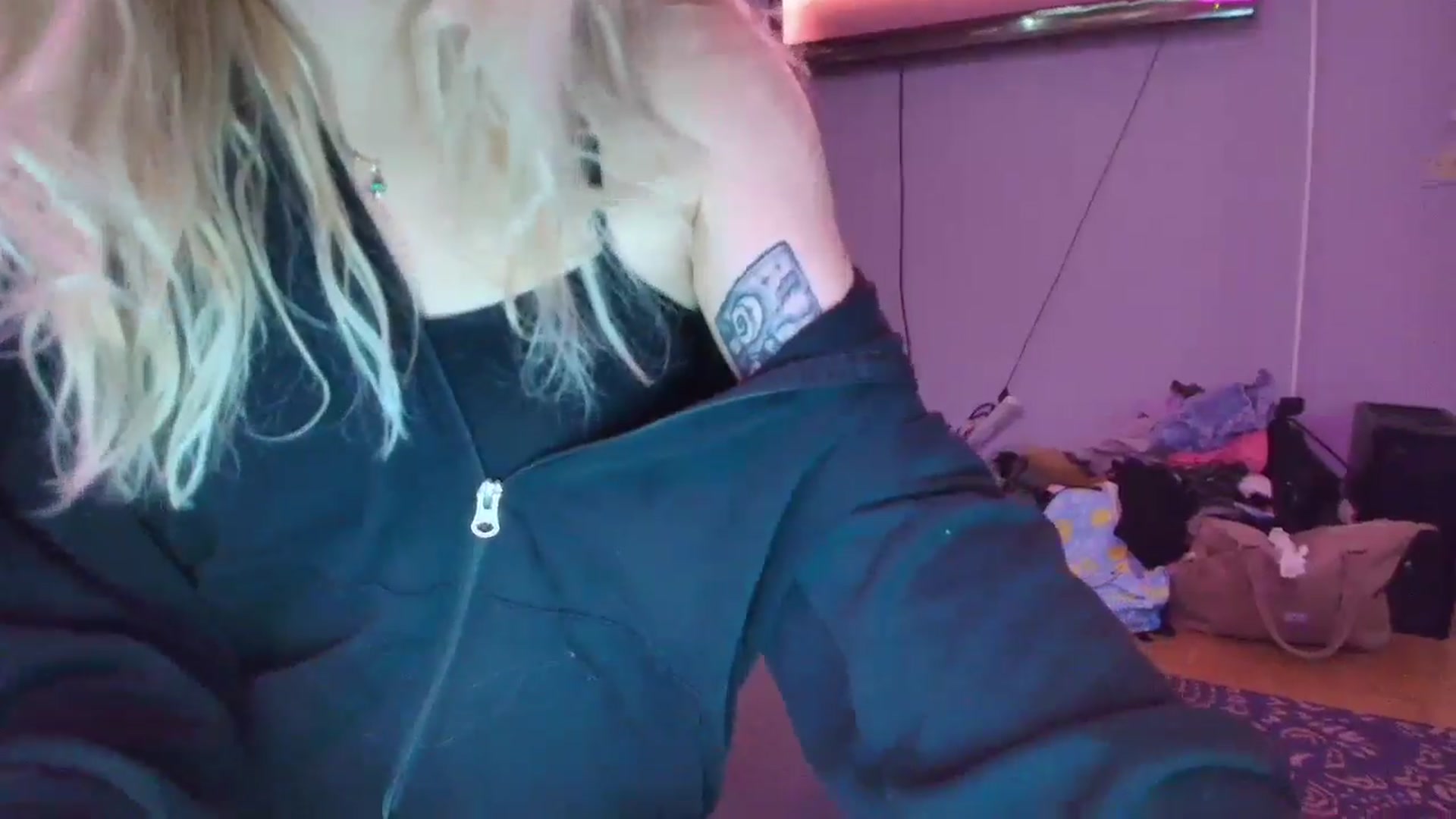 Gallery image thumbnail from DuckChan0's myfreecams stream on, 02/07/2025, 14:57 image 18 of 20