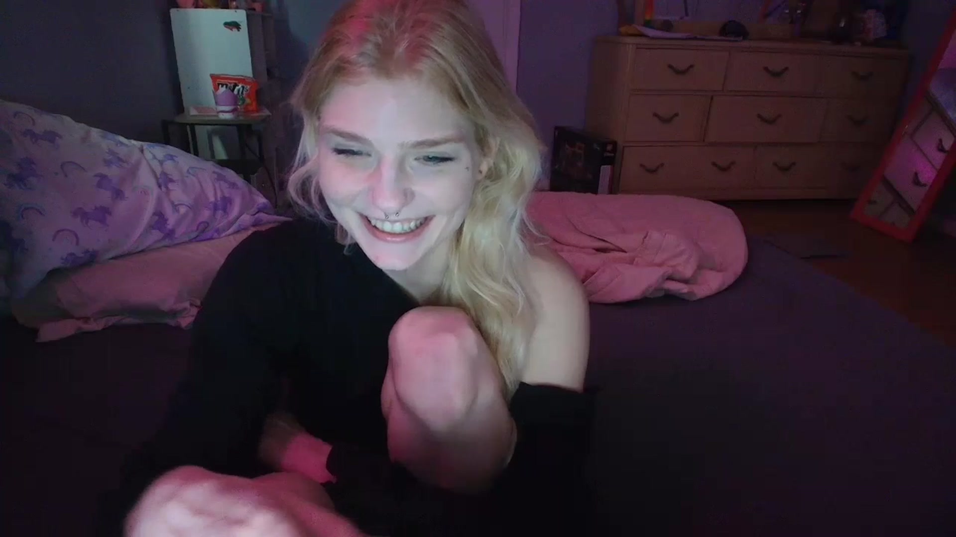 Gallery image thumbnail from DuckChan0's myfreecams stream on, 02/07/2025, 15:48 image 19 of 20