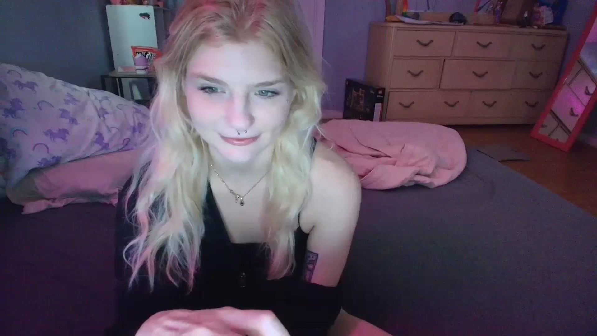 Gallery image thumbnail from DuckChan0's myfreecams stream on, 02/07/2025, 15:48 image 20 of 20