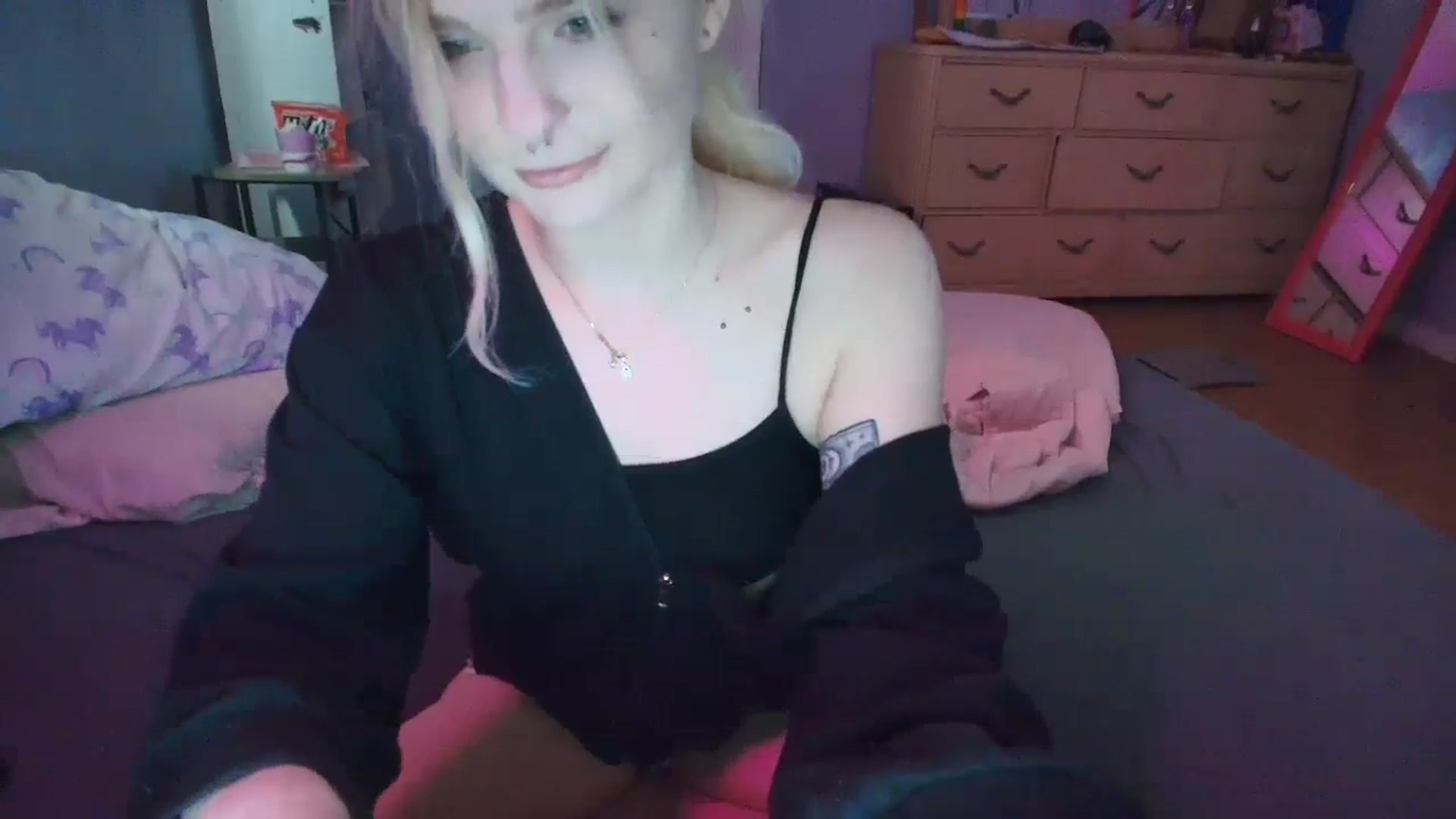 Gallery image thumbnail from DuckChan0's myfreecams stream on, 02/07/2025, 15:48 image 5 of 20