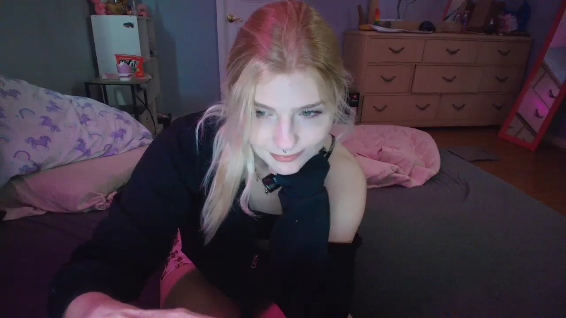 Gallery image thumbnail from DuckChan0's myfreecams stream on, 02/07/2025, 15:48 image 9 of 20
