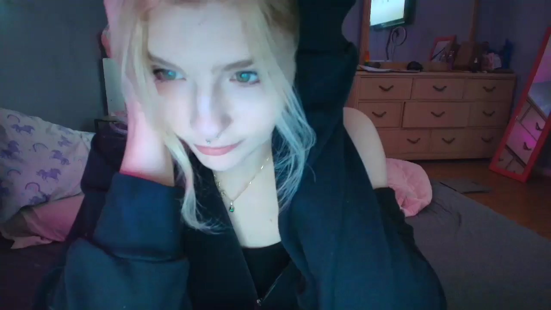 Gallery image thumbnail from DuckChan0's myfreecams stream on, 02/07/2025, 15:48 image 8 of 20