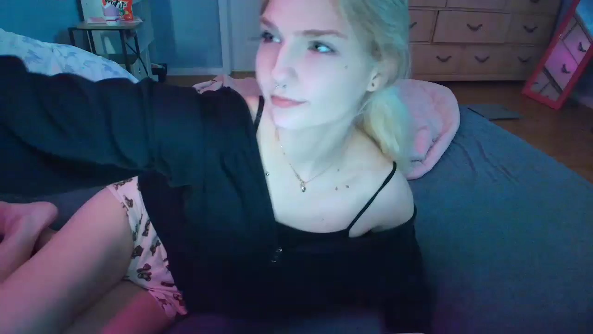 Gallery image thumbnail from DuckChan0's myfreecams stream on, 02/07/2025, 15:48 image 1 of 20