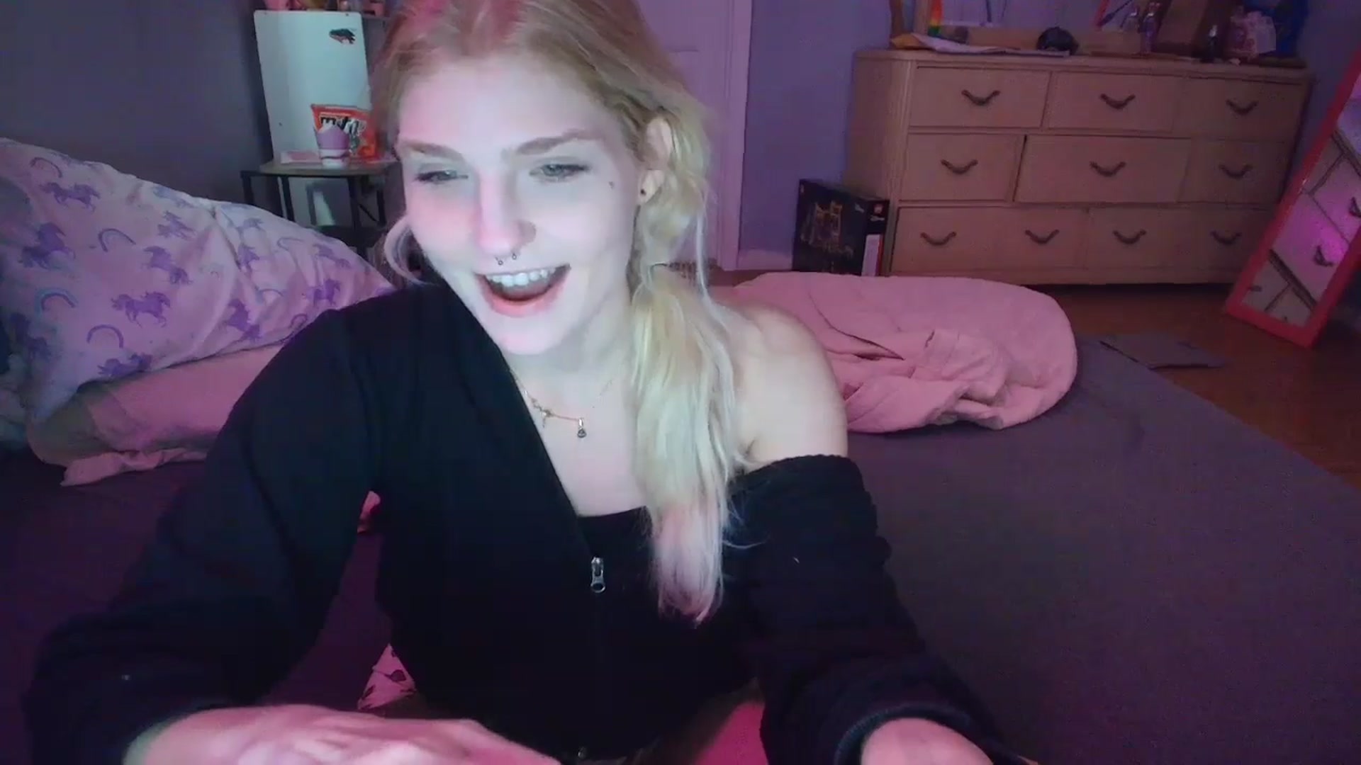 Gallery image thumbnail from DuckChan0's myfreecams stream on, 02/07/2025, 15:48 image 16 of 20