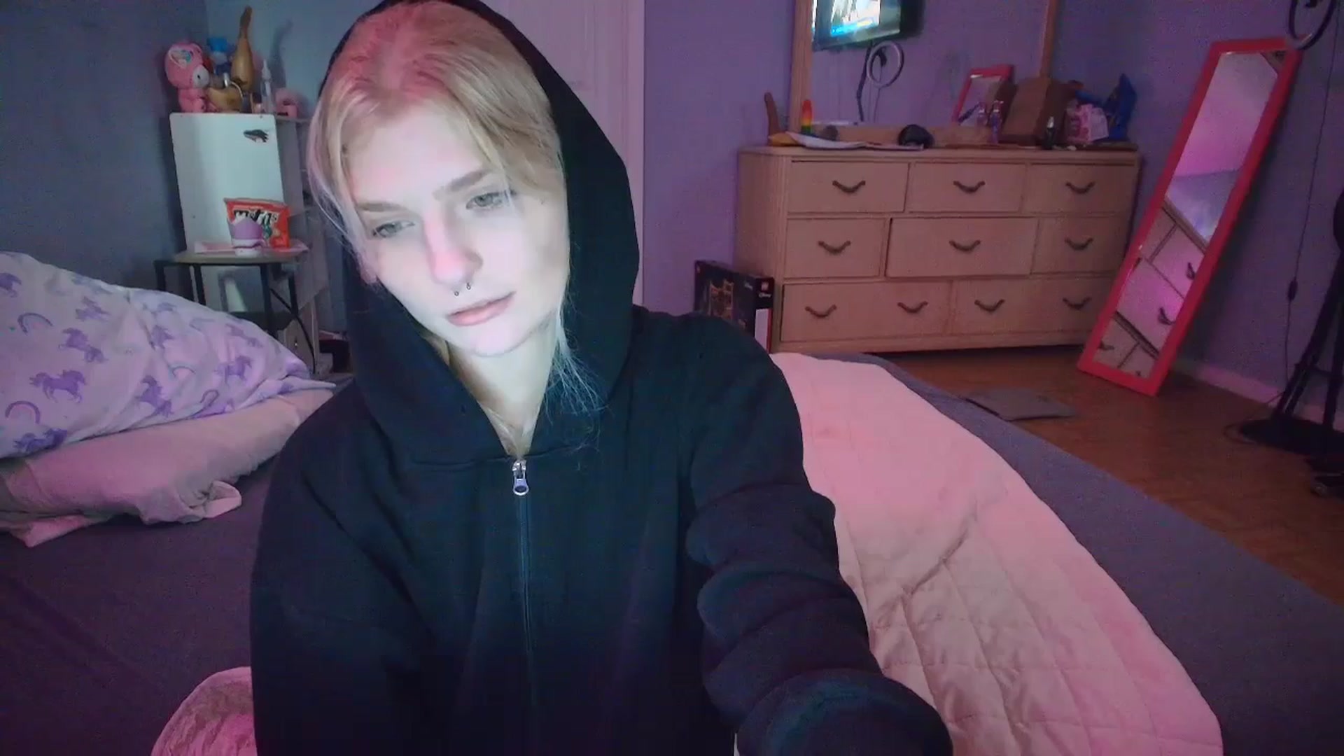 Gallery image thumbnail from DuckChan0's myfreecams stream on, 02/07/2025, 16:42 image 13 of 20