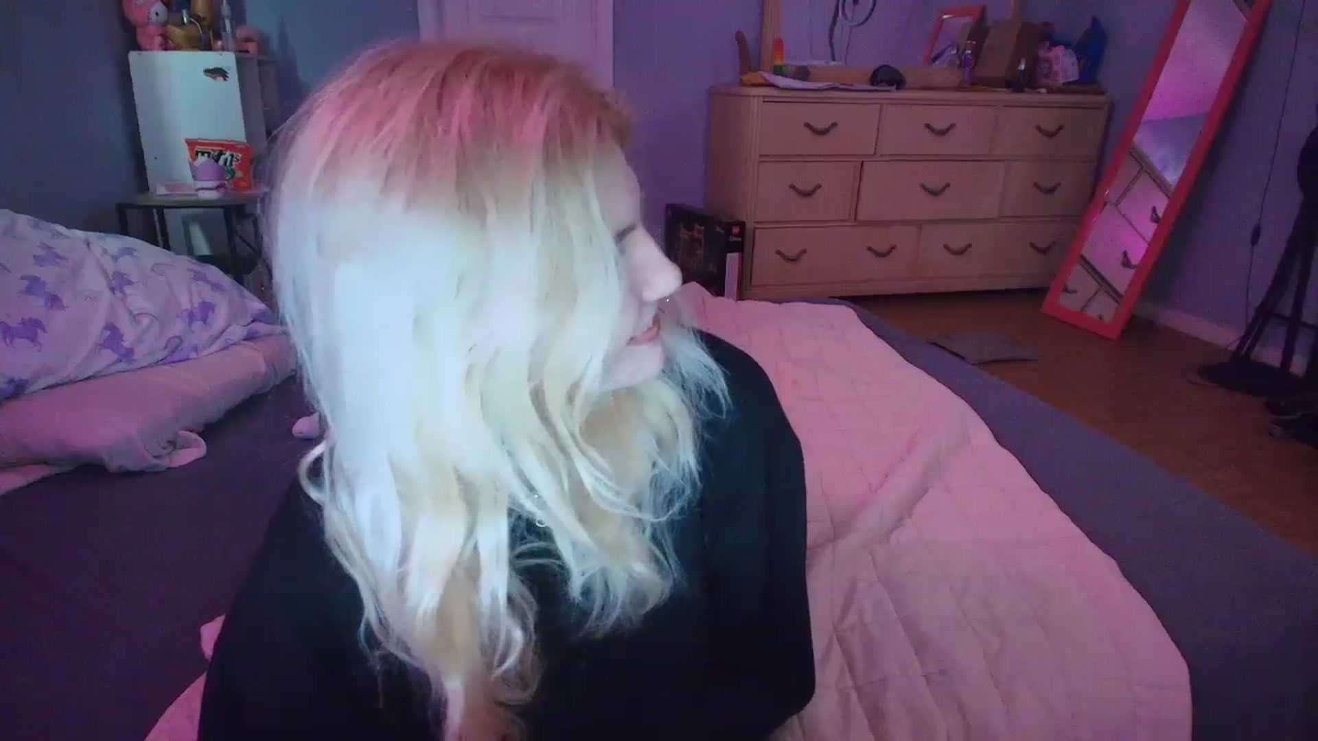 Gallery image thumbnail from DuckChan0's myfreecams stream on, 02/07/2025, 16:42 image 20 of 20
