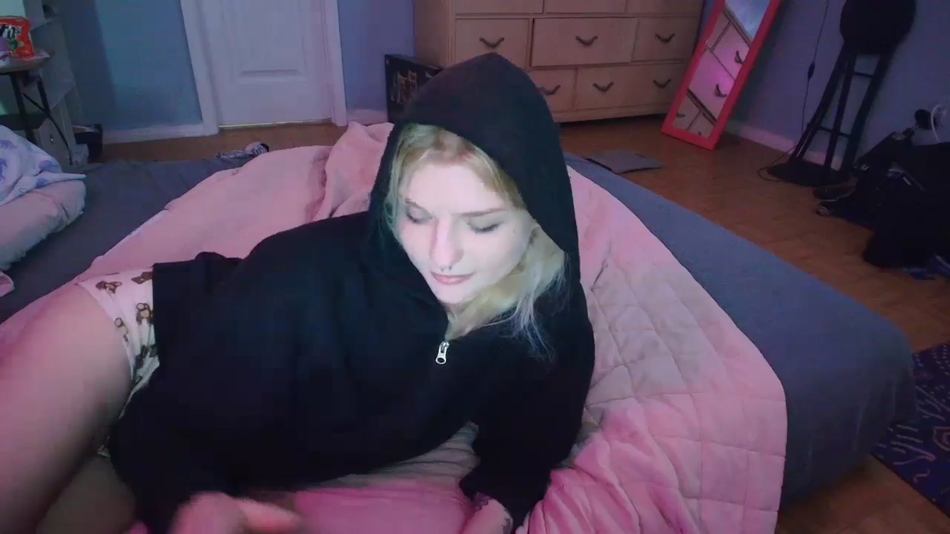 Gallery image thumbnail from DuckChan0's myfreecams stream on, 02/07/2025, 16:42 image 11 of 20