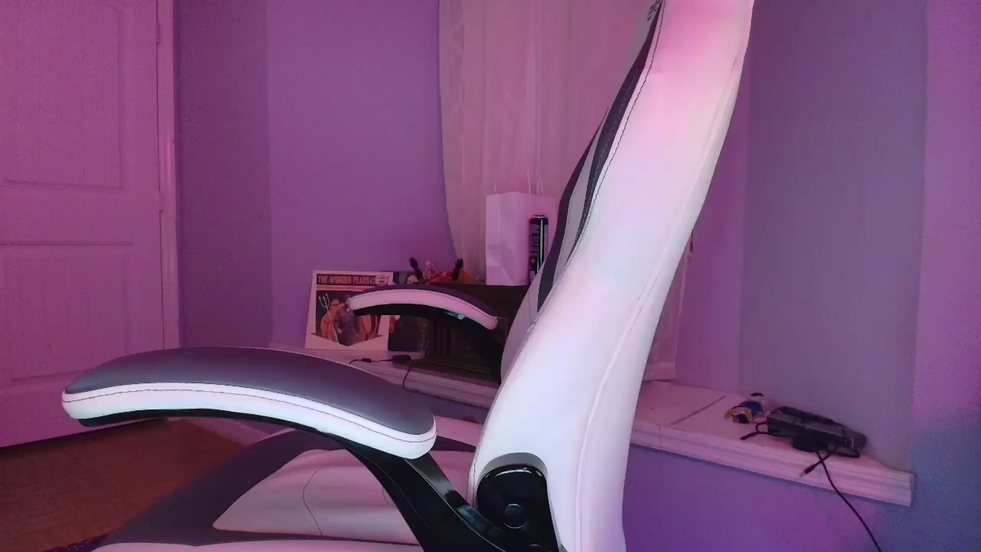 Gallery image thumbnail from DuckChan0's myfreecams stream on, 02/08/2025, 24:45 image 9 of 20