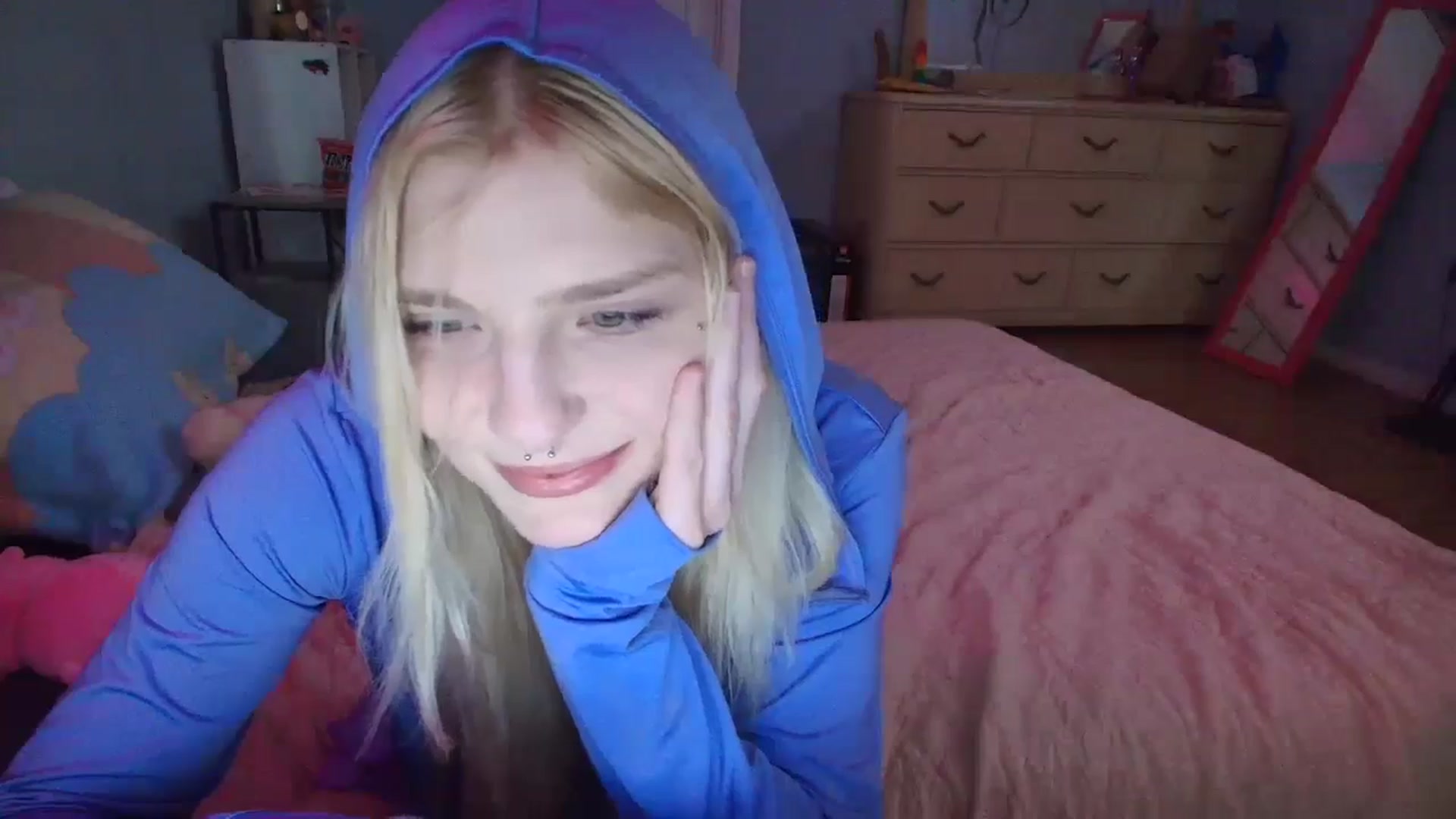 Gallery image thumbnail from DuckChan0's myfreecams stream on, 02/08/2025, 18:15 image 16 of 20