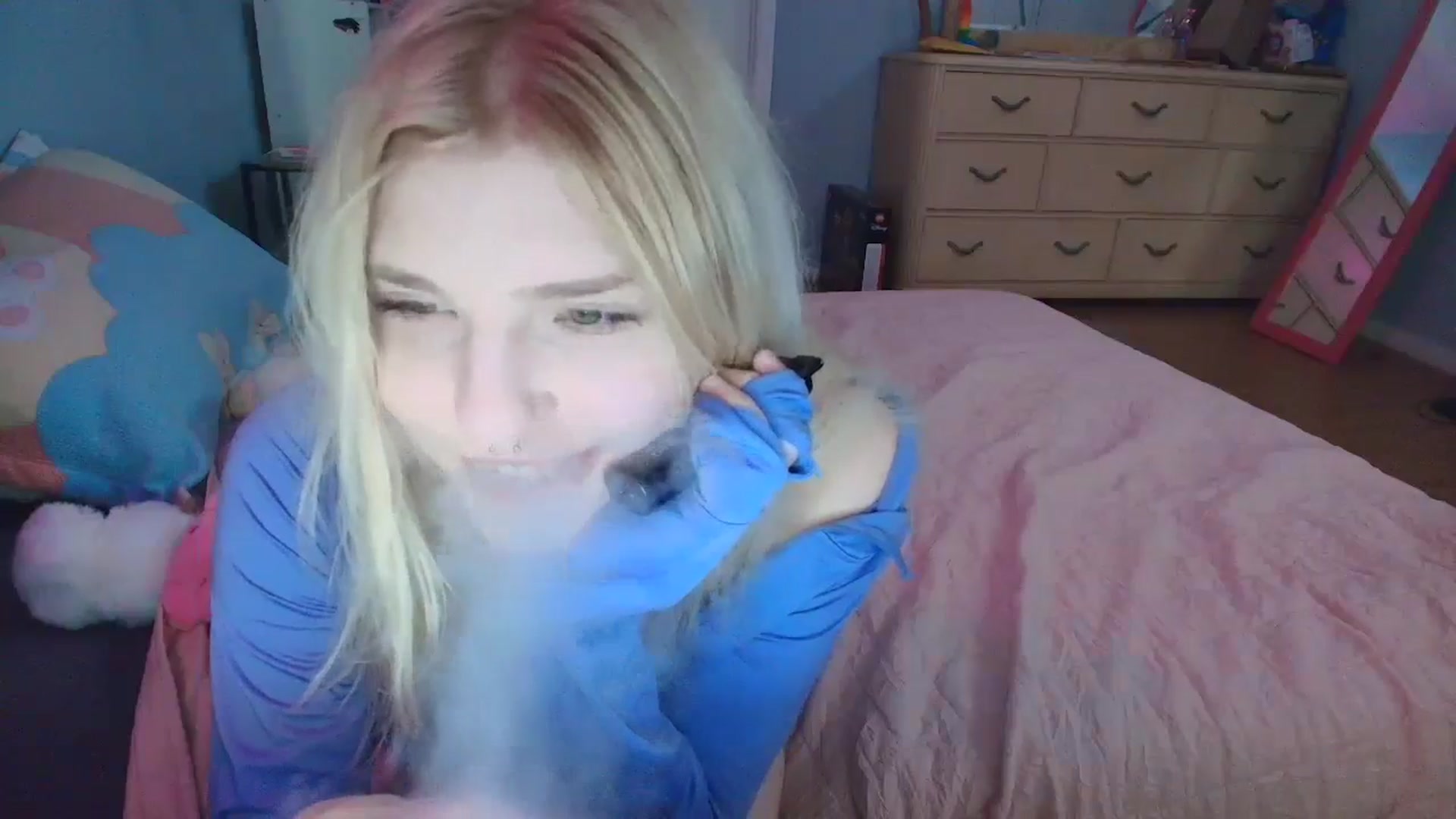 Gallery image thumbnail from DuckChan0's myfreecams stream on, 02/08/2025, 18:15 image 8 of 20