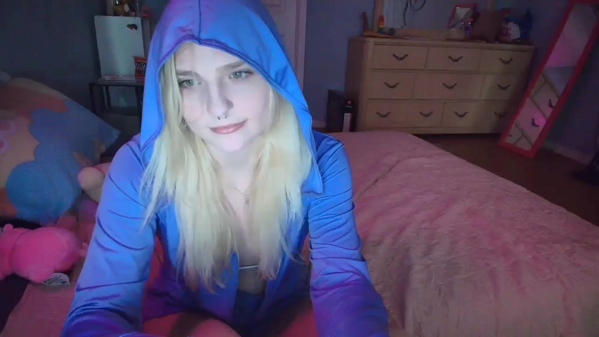 Gallery image thumbnail from DuckChan0's myfreecams stream on, 02/08/2025, 18:15 image 15 of 20