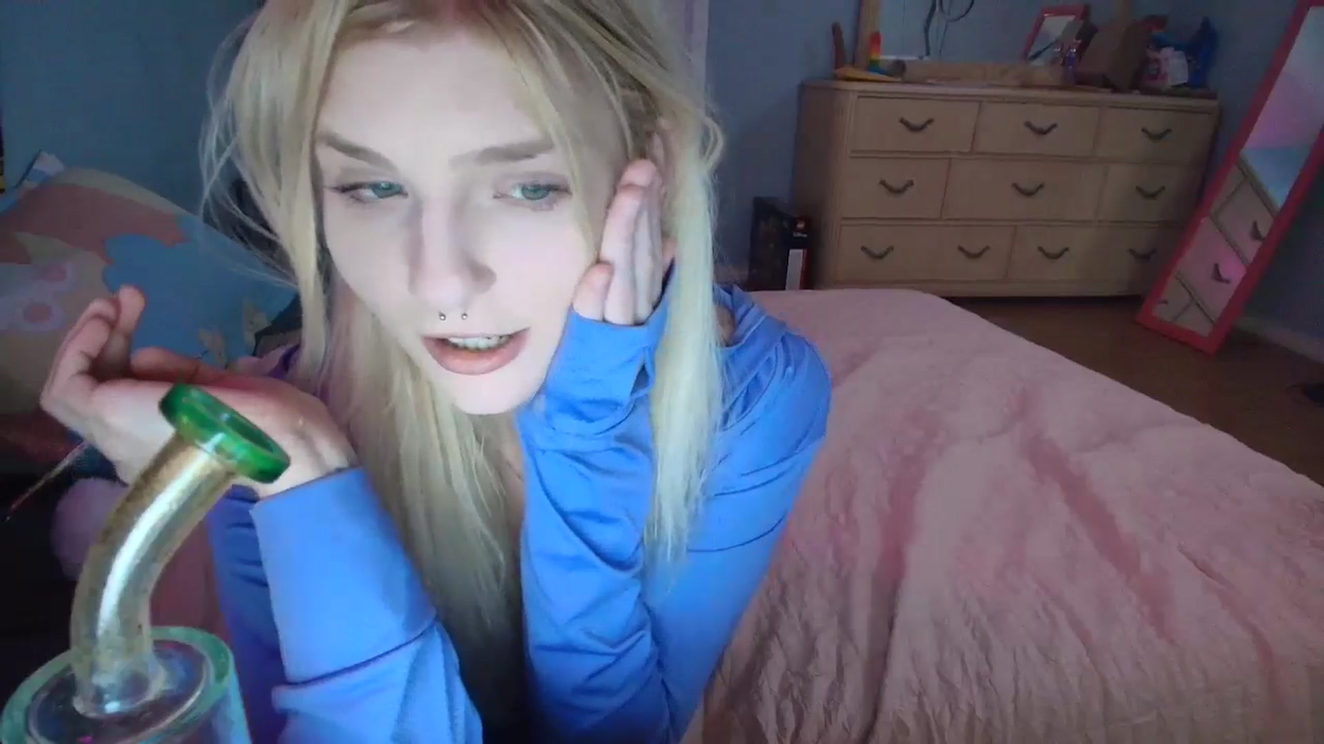 Gallery image thumbnail from DuckChan0's myfreecams stream on, 02/08/2025, 18:15 image 2 of 20