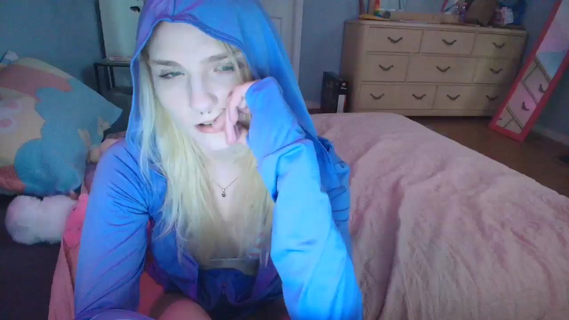 Gallery image thumbnail from DuckChan0's myfreecams stream on, 02/08/2025, 18:15 image 10 of 20