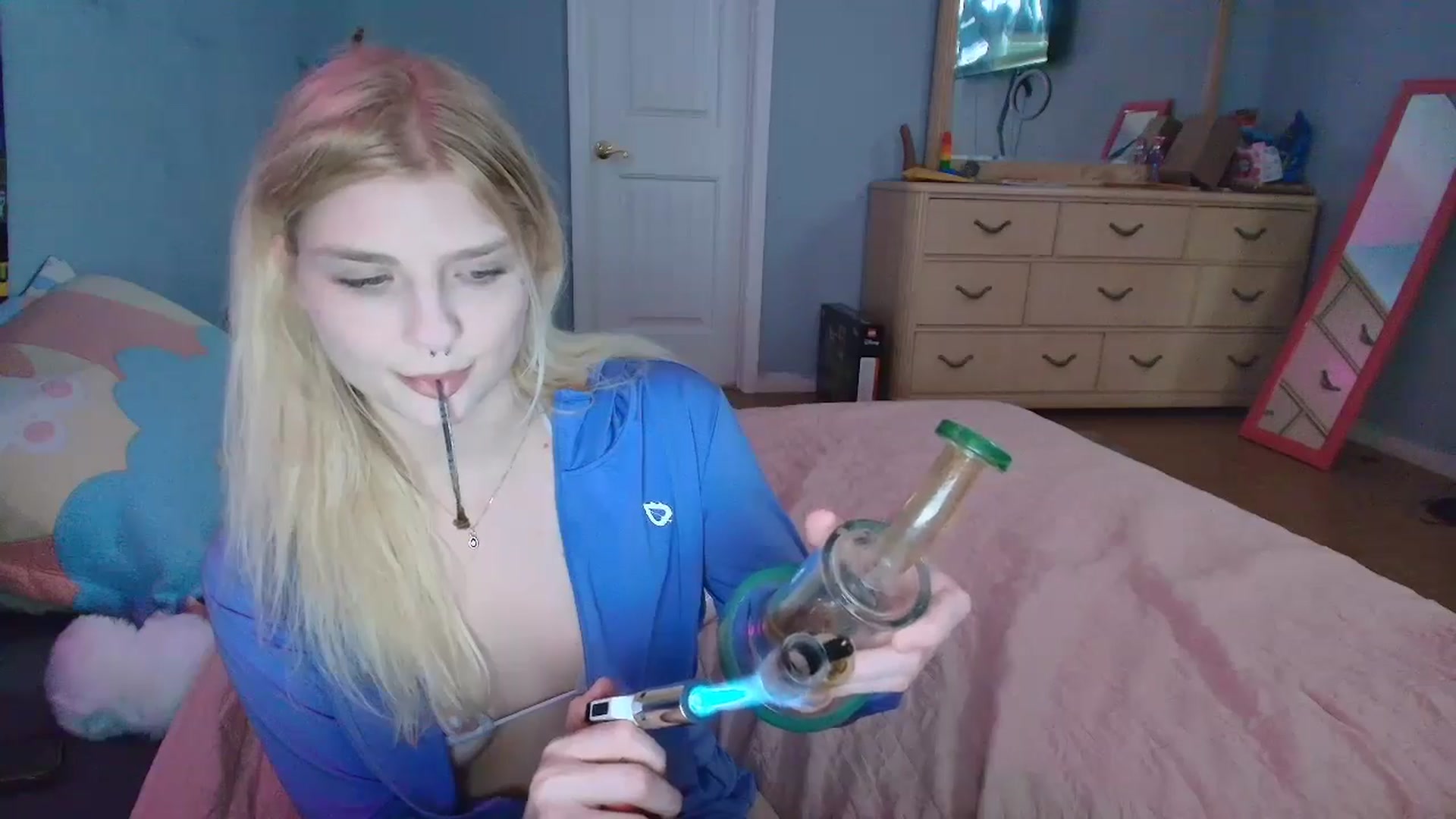 Gallery image thumbnail from DuckChan0's myfreecams stream on, 02/08/2025, 18:15 image 4 of 20