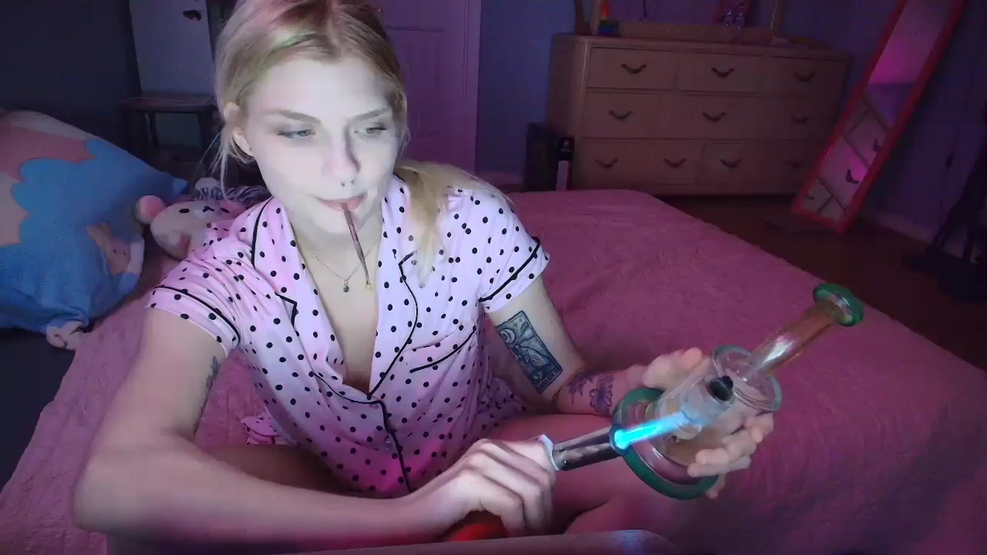Gallery image thumbnail from DuckChan0's myfreecams stream on, 02/08/2025, 23:54 image 6 of 20
