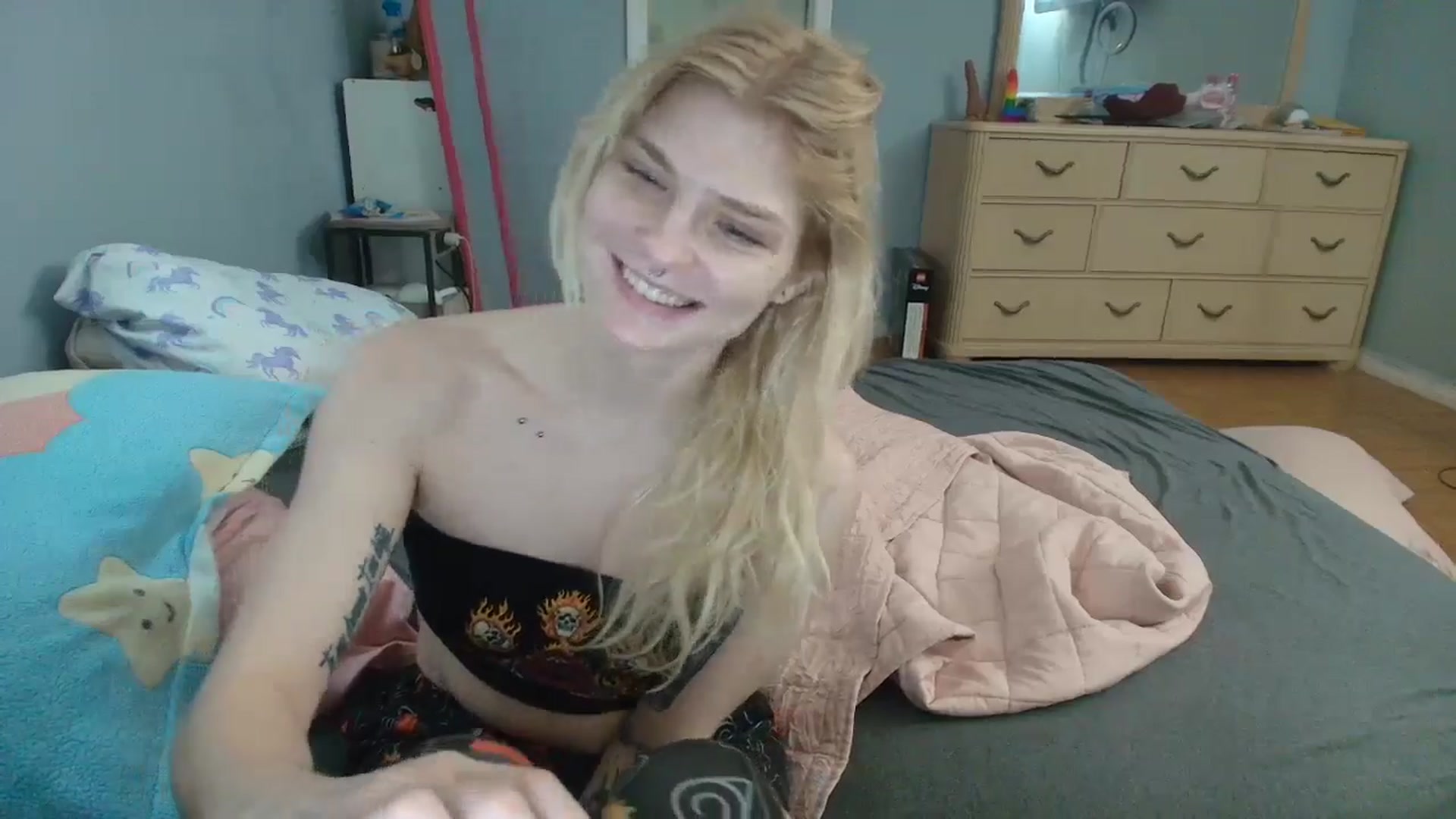Gallery image thumbnail from DuckChan0's myfreecams stream on, 02/10/2025, 13:06 image 4 of 20