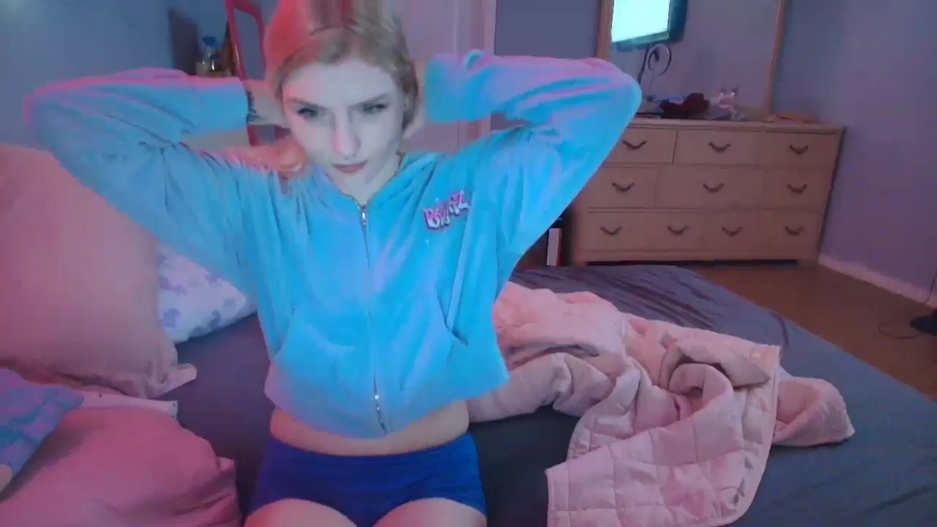 Gallery image thumbnail from DuckChan0's myfreecams stream on, 02/10/2025, 14:28 image 13 of 20