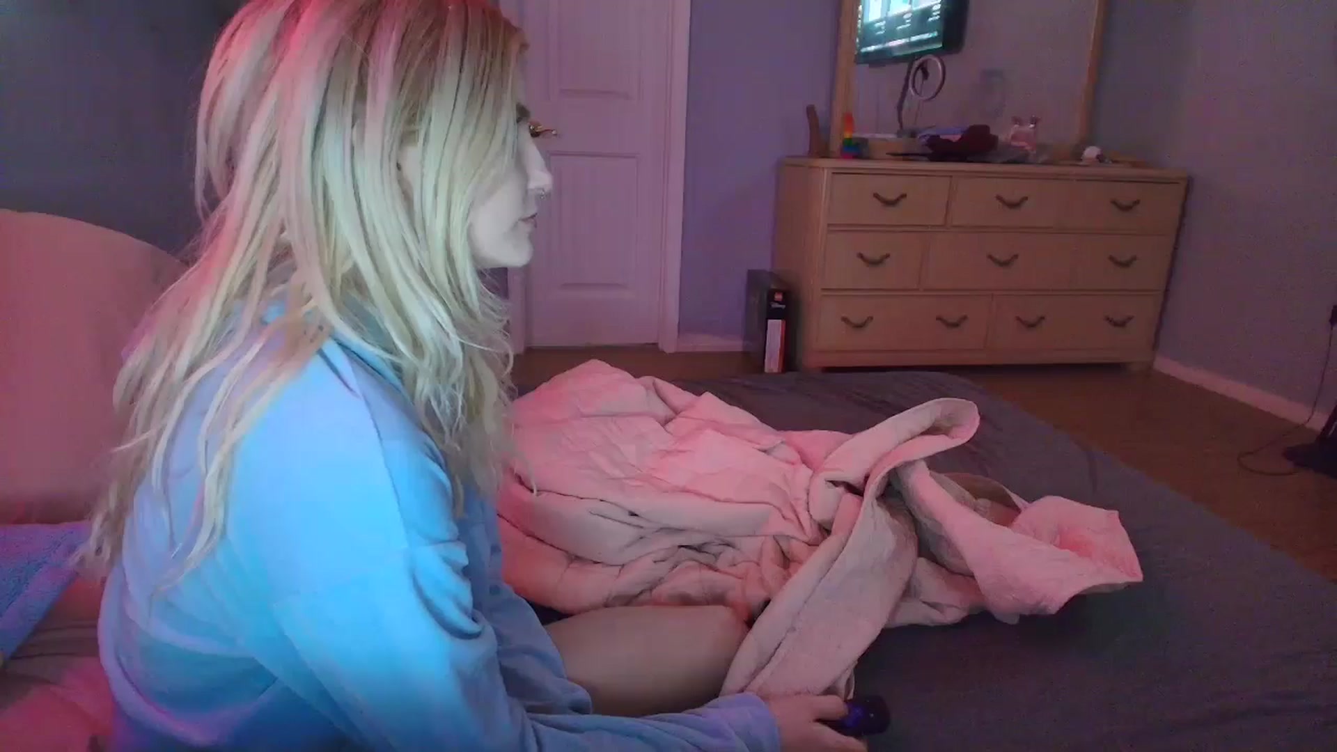 Gallery image thumbnail from DuckChan0's myfreecams stream on, 02/10/2025, 14:28 image 9 of 20