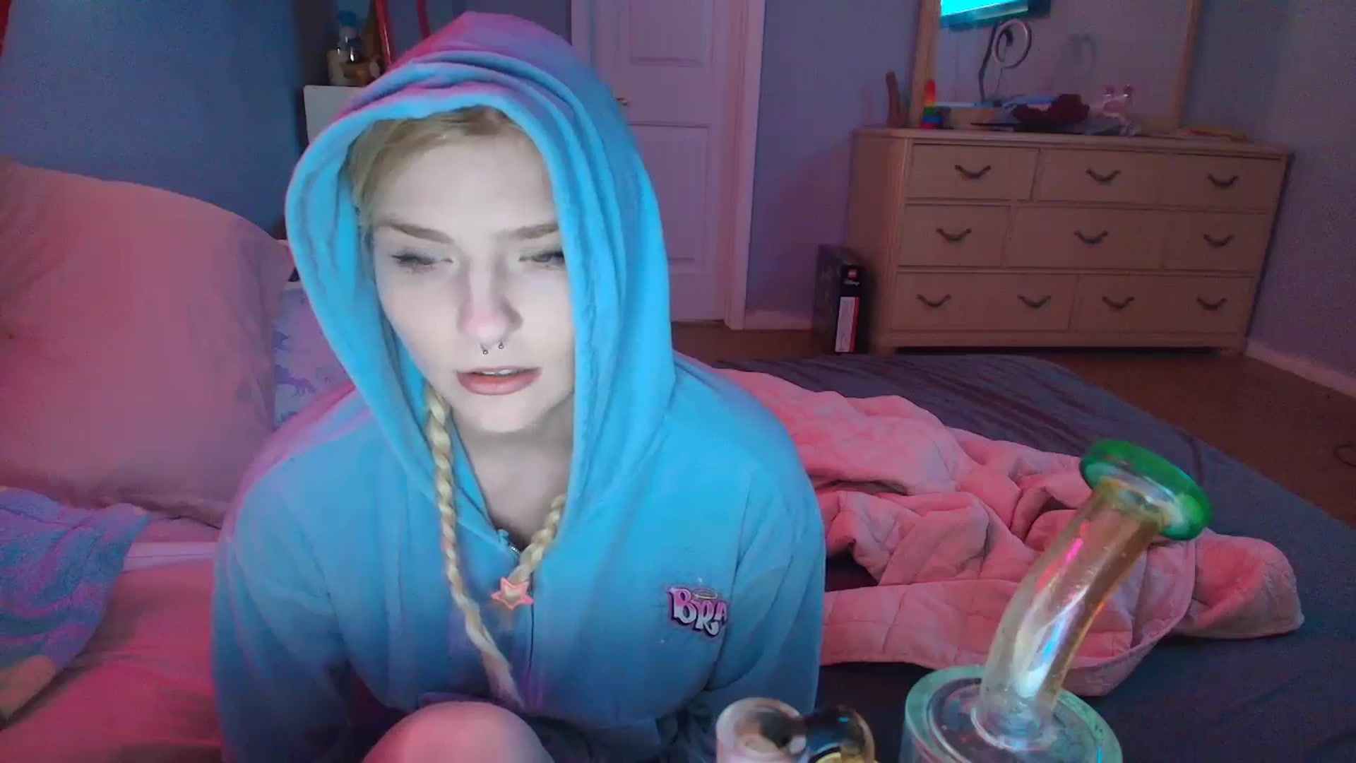 Gallery image thumbnail from DuckChan0's myfreecams stream on, 02/10/2025, 14:28 image 16 of 20