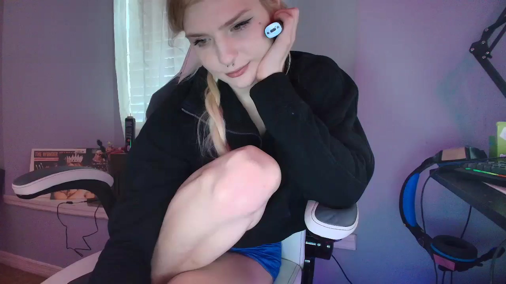 Gallery image thumbnail from DuckChan0's myfreecams stream on, 02/10/2025, 15:35 image 5 of 20