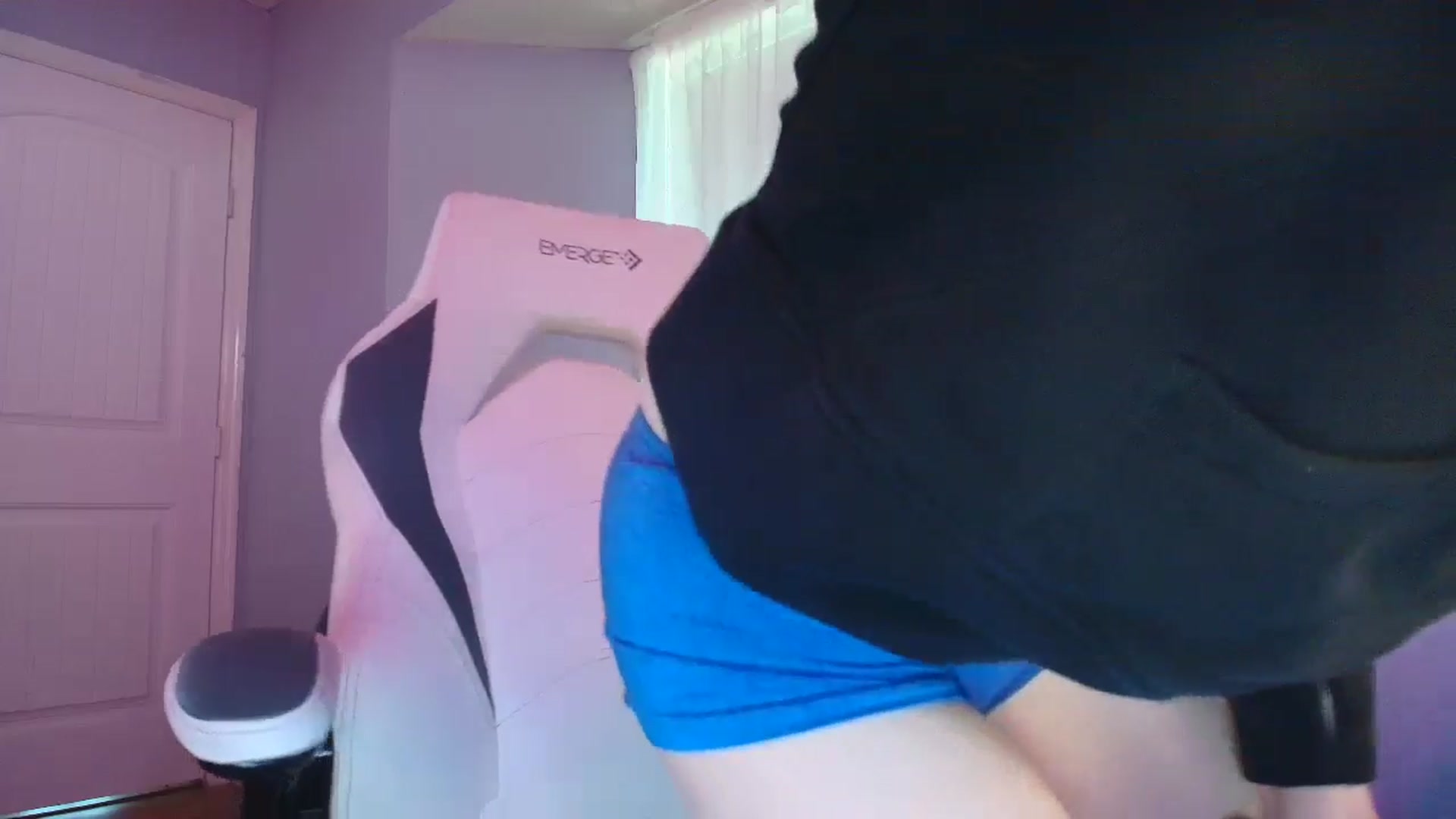 Gallery image thumbnail from DuckChan0's myfreecams stream on, 02/10/2025, 15:35 image 4 of 20