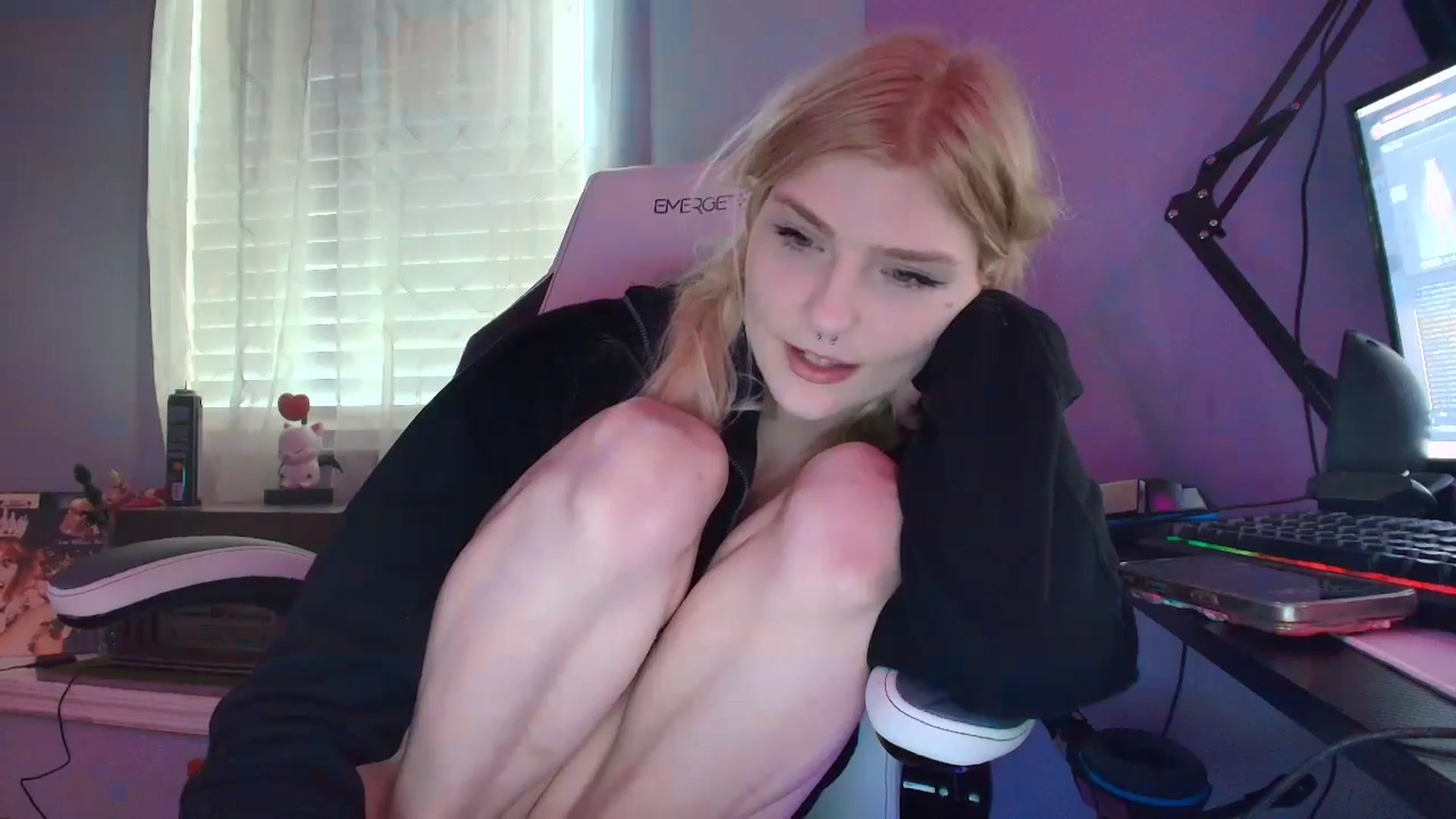 Gallery image thumbnail from DuckChan0's myfreecams stream on, 02/10/2025, 16:26 image 4 of 20