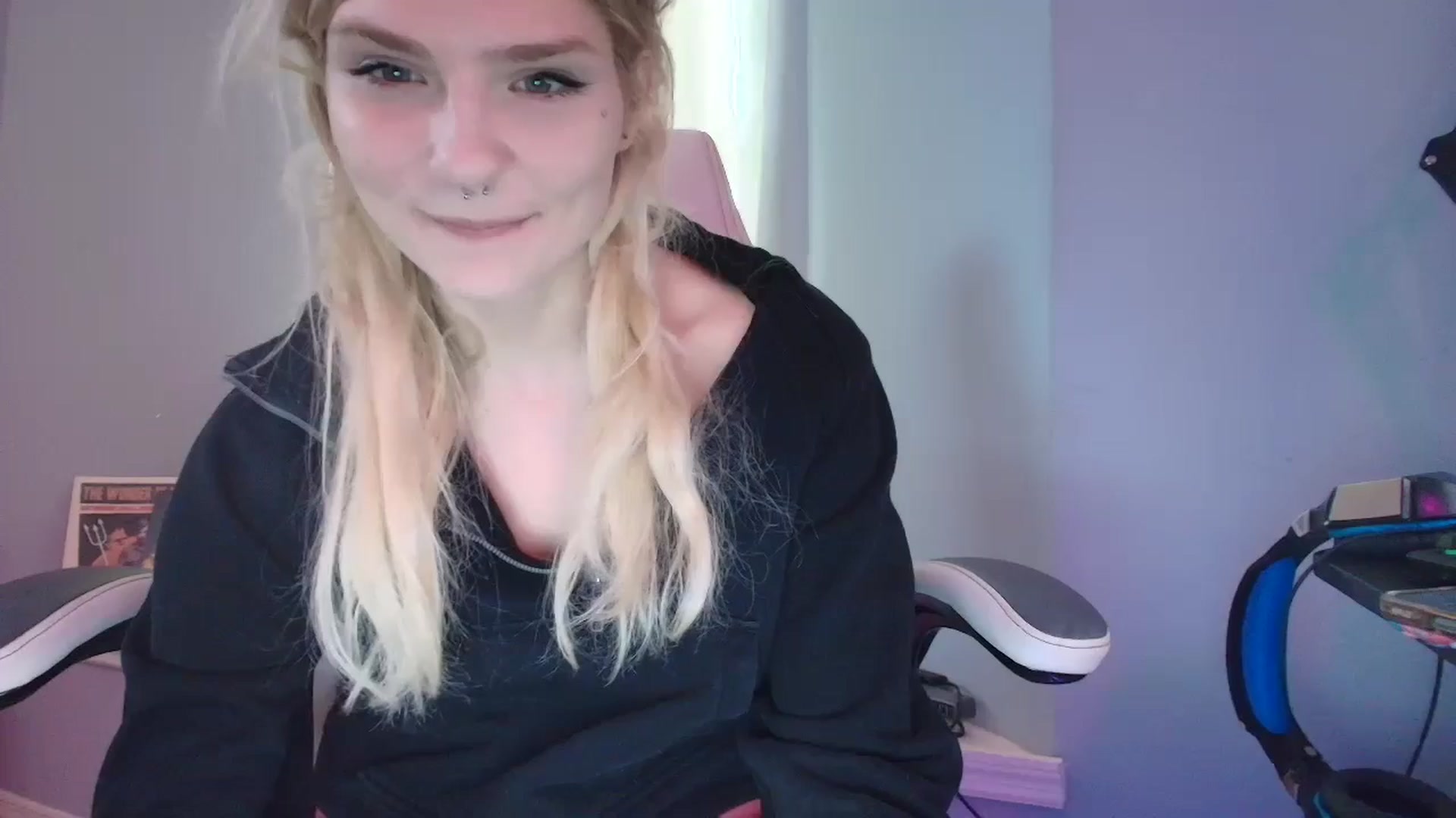 Gallery image thumbnail from DuckChan0's myfreecams stream on, 02/10/2025, 16:26 image 9 of 20