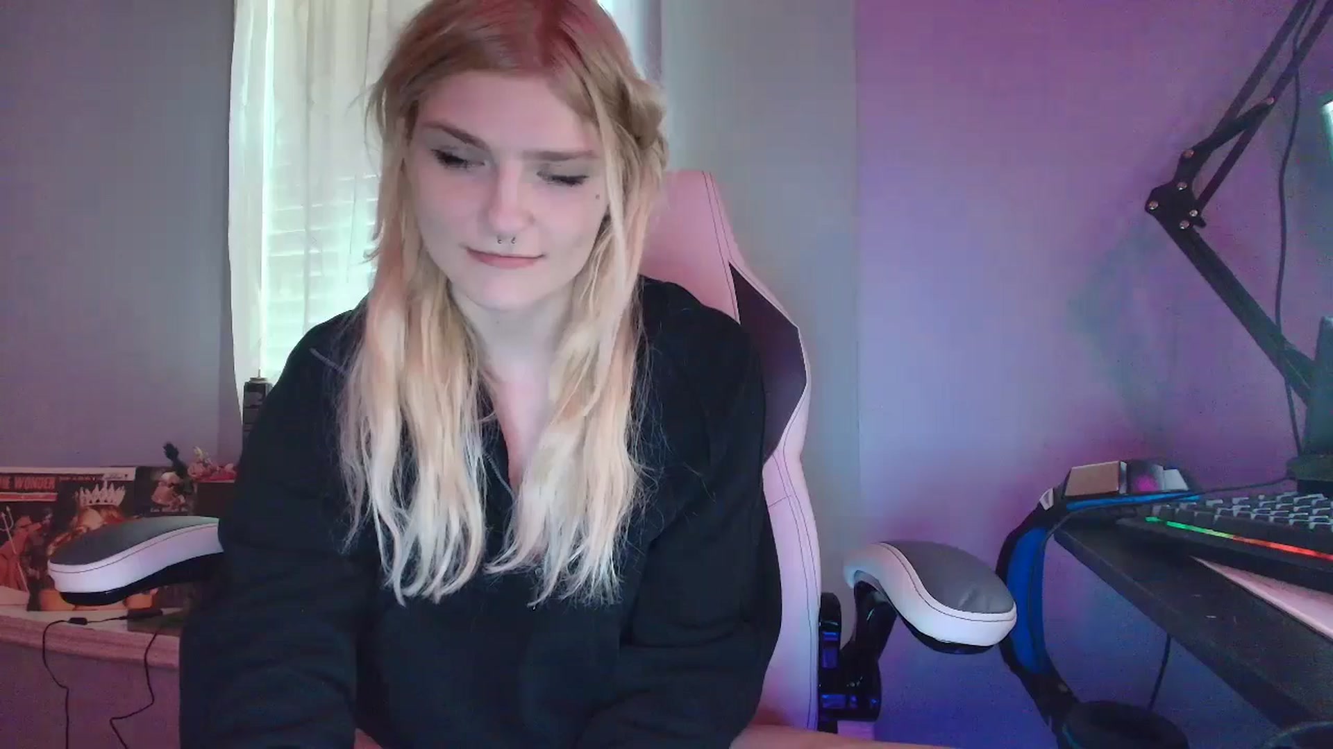 Gallery image thumbnail from DuckChan0's myfreecams stream on, 02/10/2025, 16:26 image 20 of 20