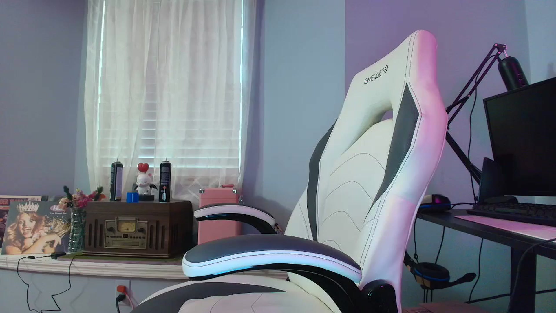 Gallery image thumbnail from DuckChan0's myfreecams stream on, 02/11/2025, 13:24 image 4 of 20