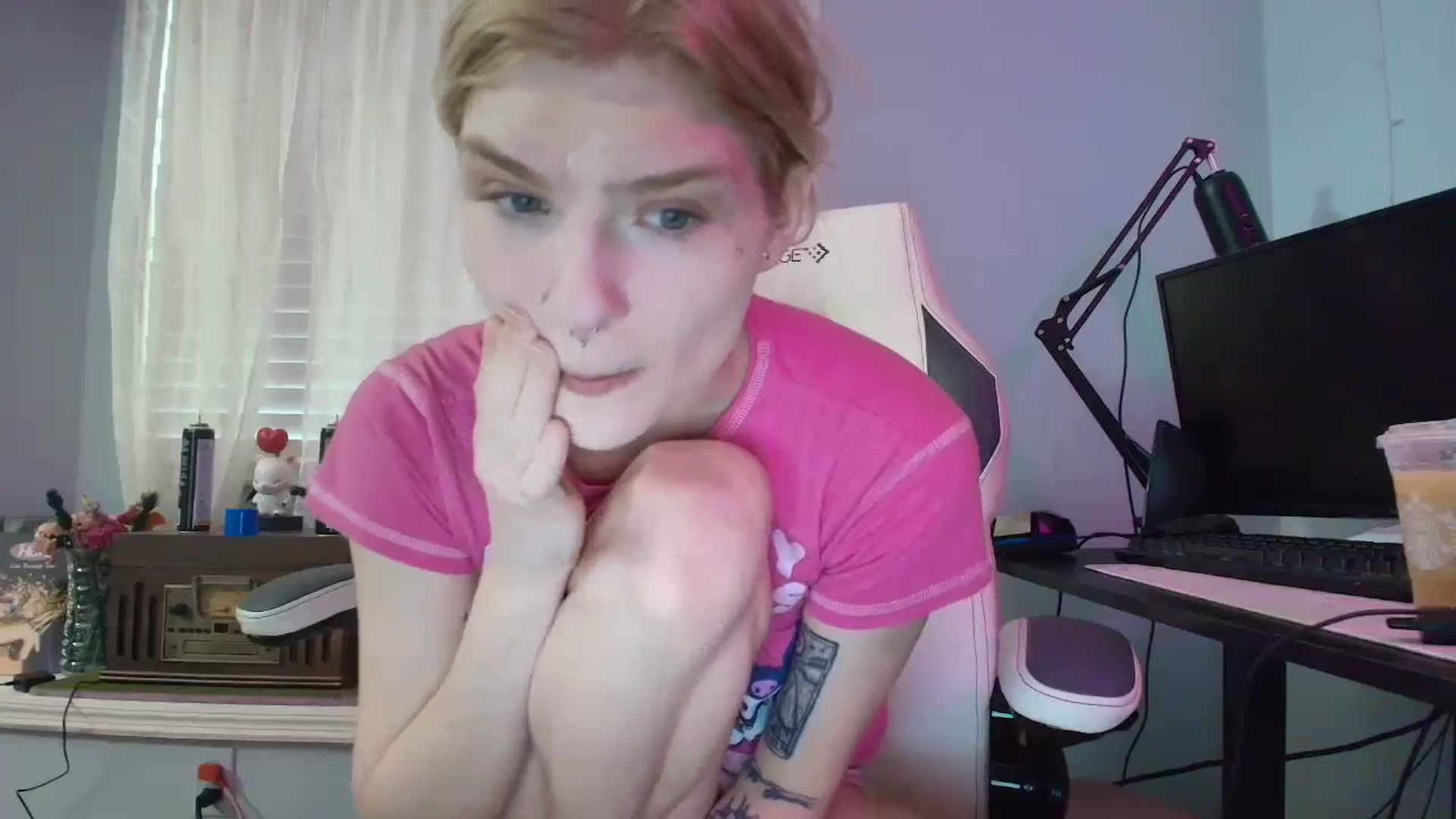 Gallery image thumbnail from DuckChan0's myfreecams stream on, 02/11/2025, 13:24 image 13 of 20