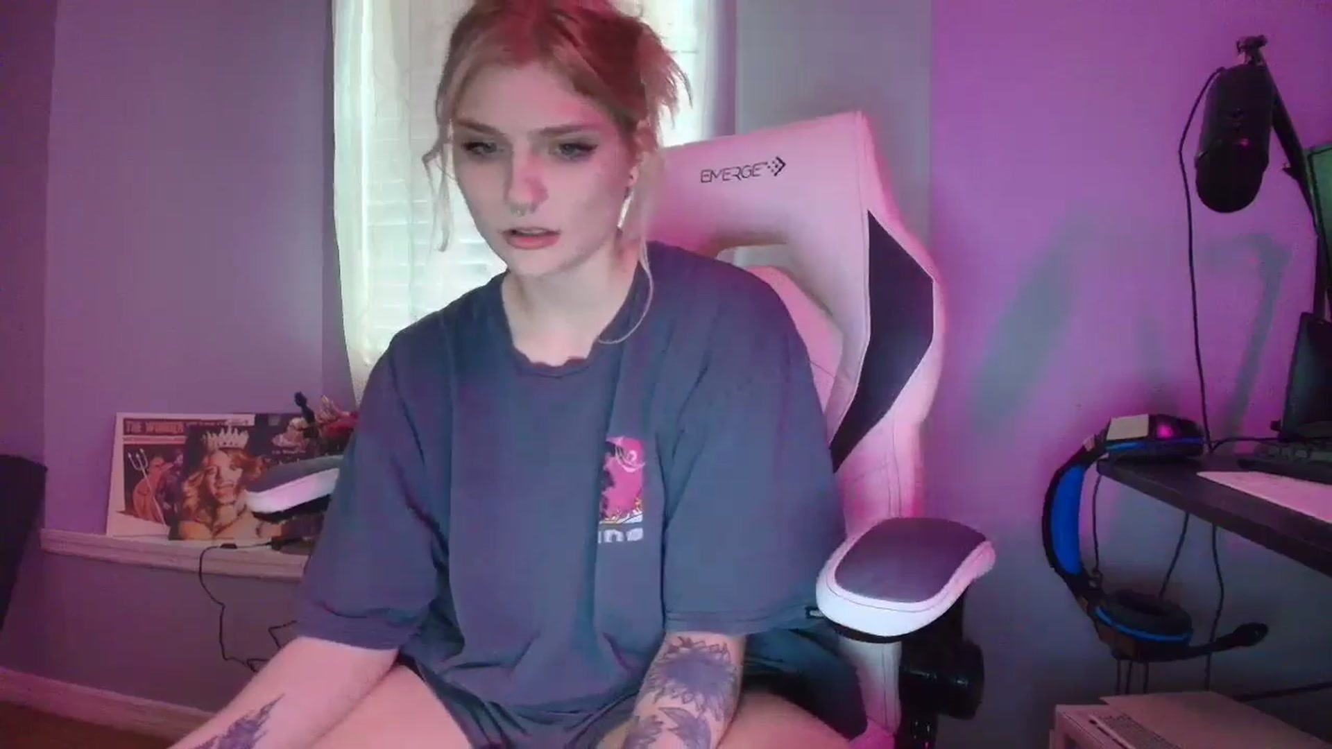 Gallery image thumbnail from DuckChan0's myfreecams stream on, 02/11/2025, 16:16 image 16 of 20