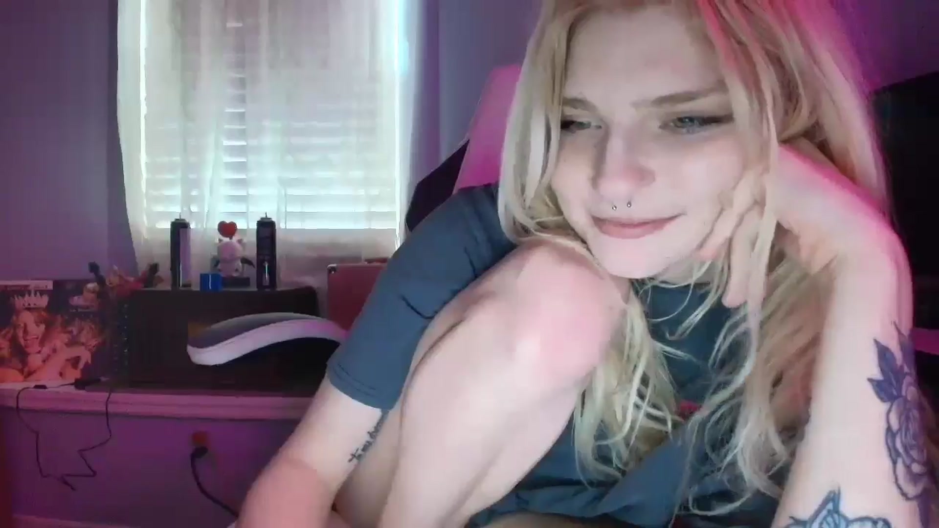 Gallery image thumbnail from DuckChan0's myfreecams stream on, 02/11/2025, 18:04 image 8 of 20