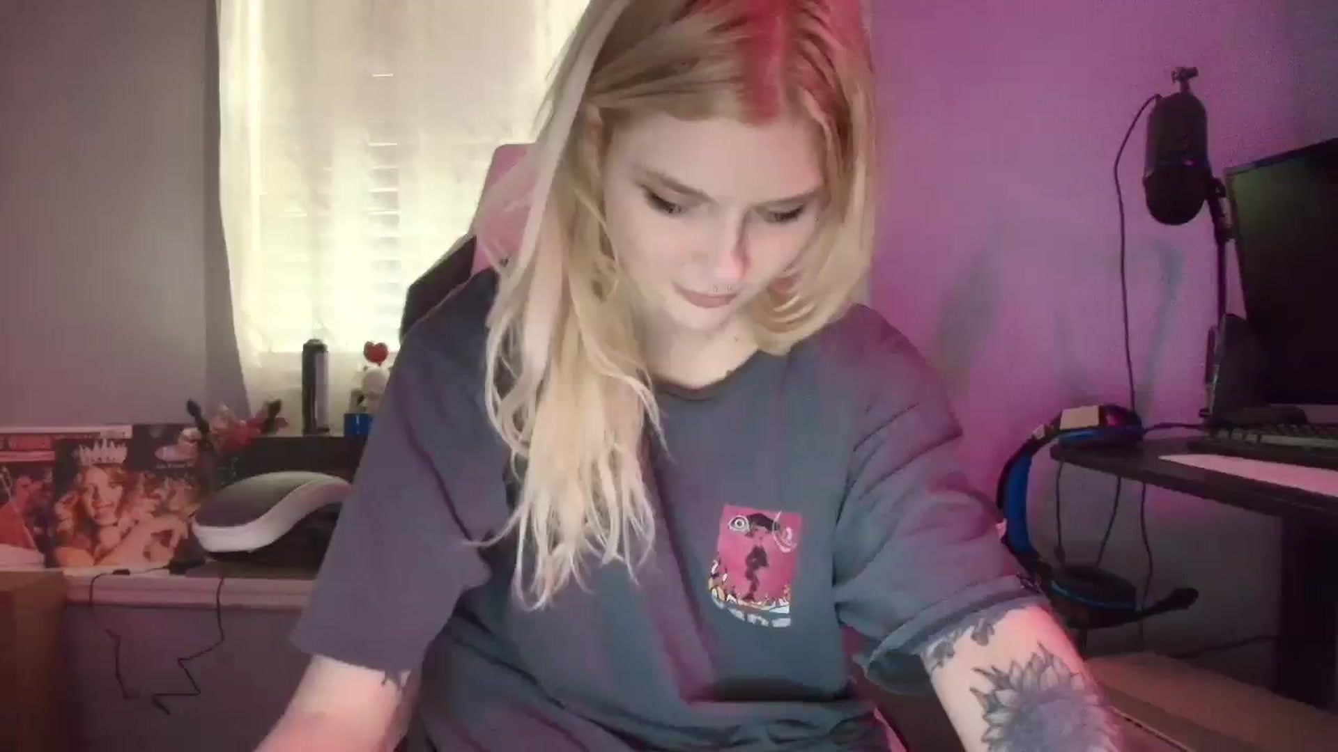 Gallery image thumbnail from DuckChan0's myfreecams stream on, 02/11/2025, 18:04 image 1 of 20