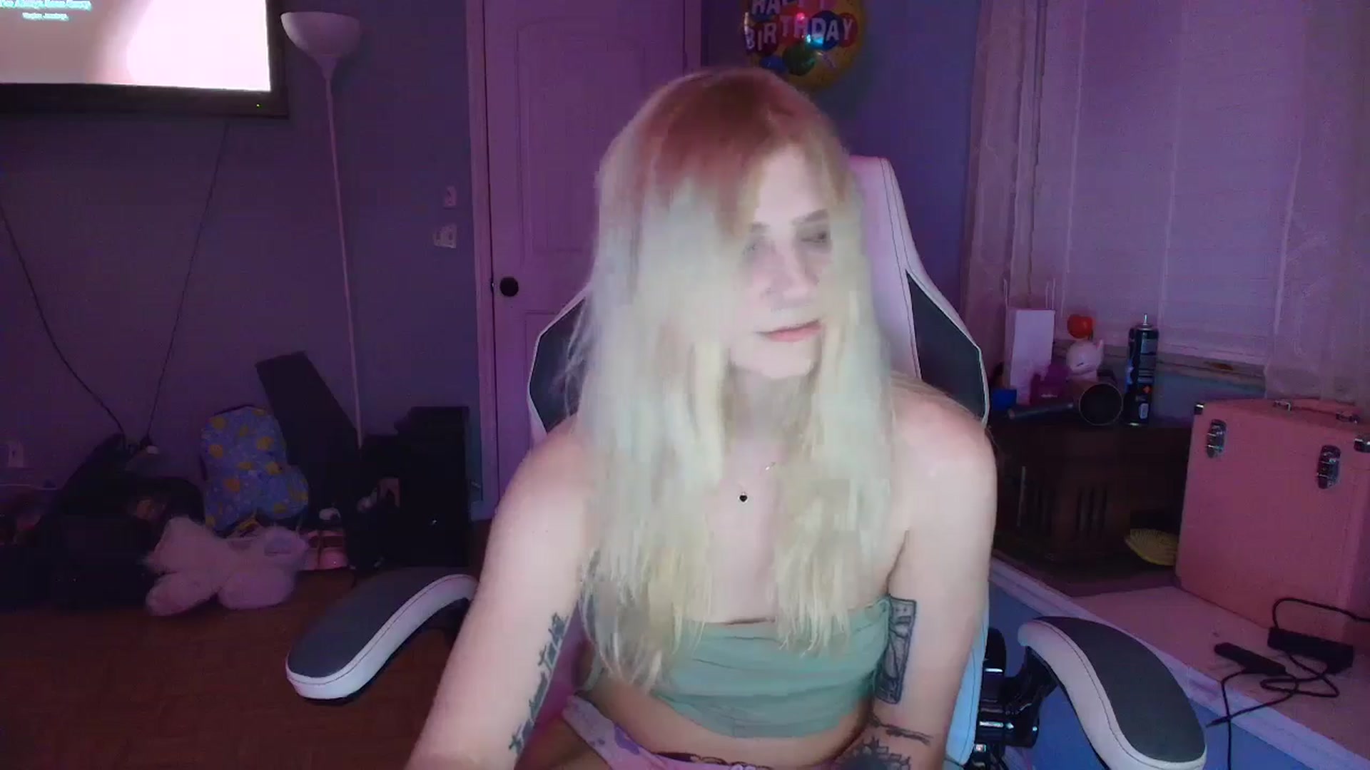Gallery image thumbnail from DuckChan0's myfreecams stream on, 02/13/2025, 24:53 image 16 of 20