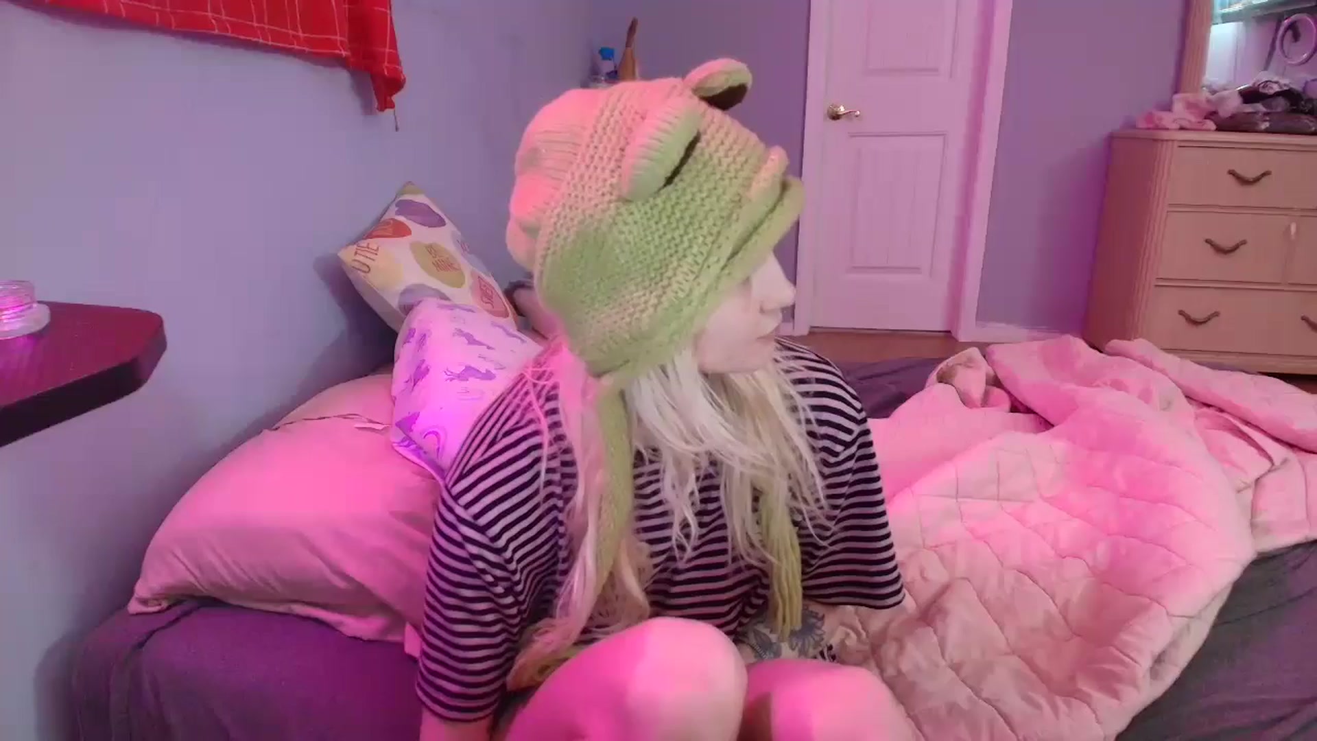 Gallery image thumbnail from DuckChan0's myfreecams stream on, 02/13/2025, 13:58 image 2 of 20