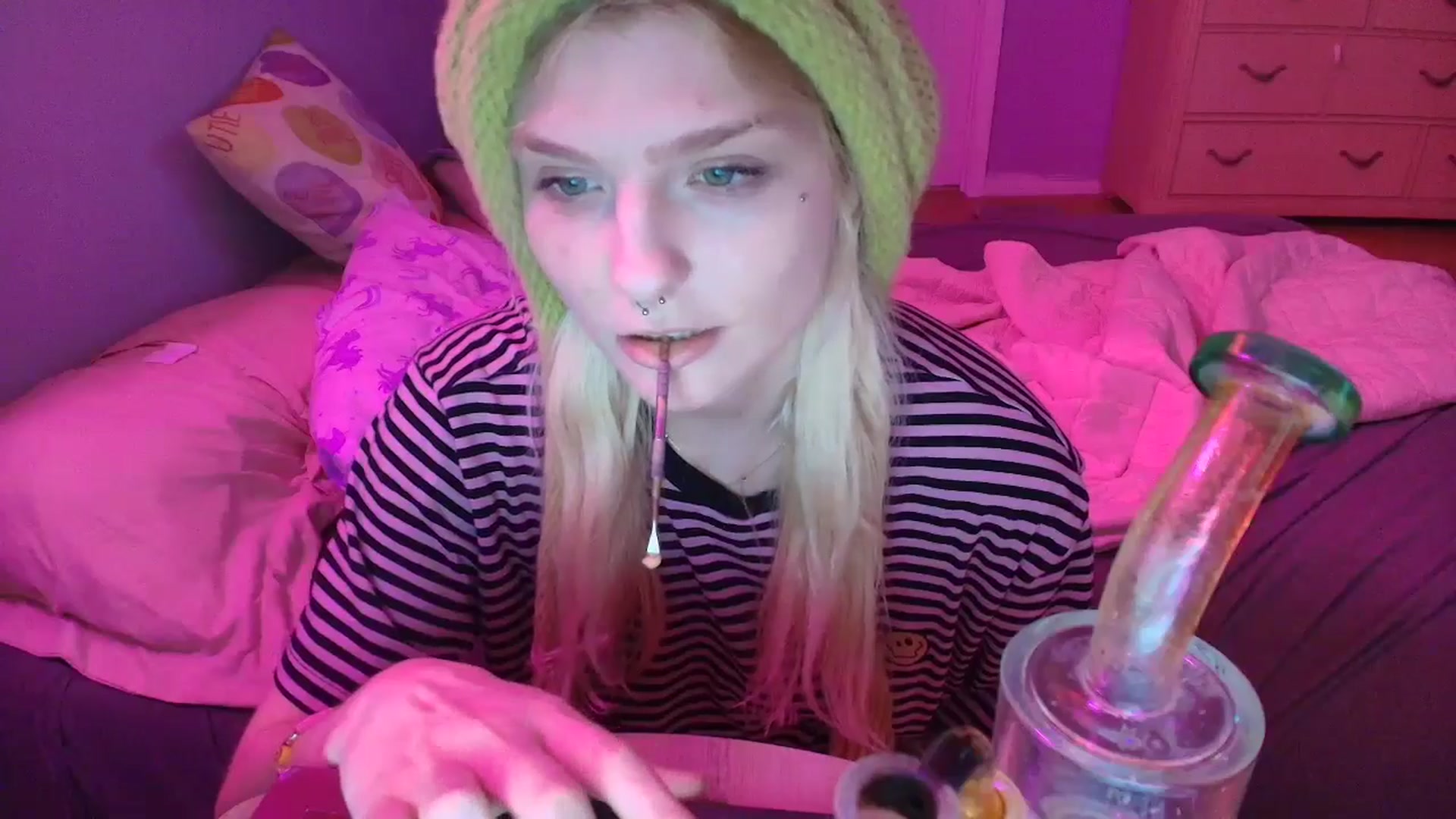 Gallery image thumbnail from DuckChan0's myfreecams stream on, 02/13/2025, 14:47 image 17 of 20