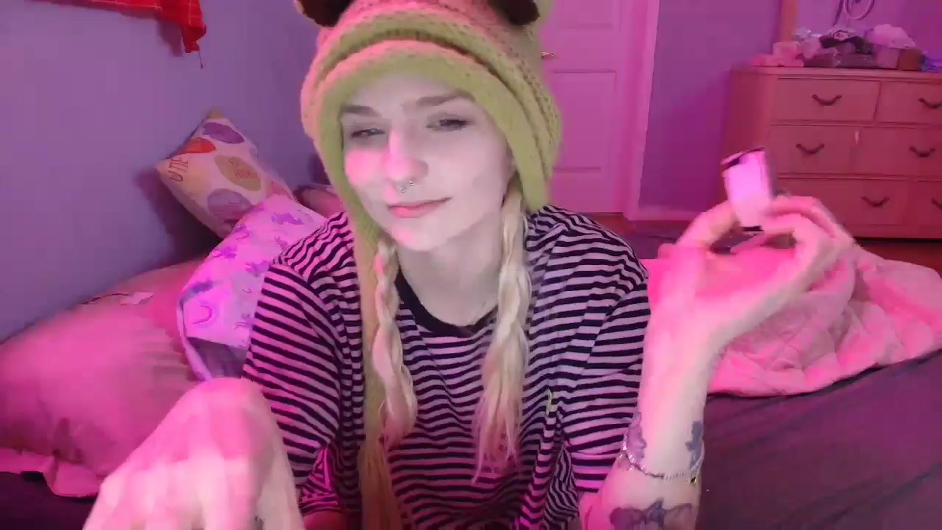 Gallery image thumbnail from DuckChan0's myfreecams stream on, 02/13/2025, 14:47 image 10 of 20
