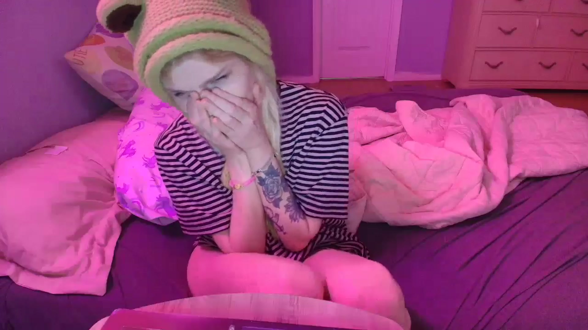 Gallery image thumbnail from DuckChan0's myfreecams stream on, 02/13/2025, 14:47 image 18 of 20