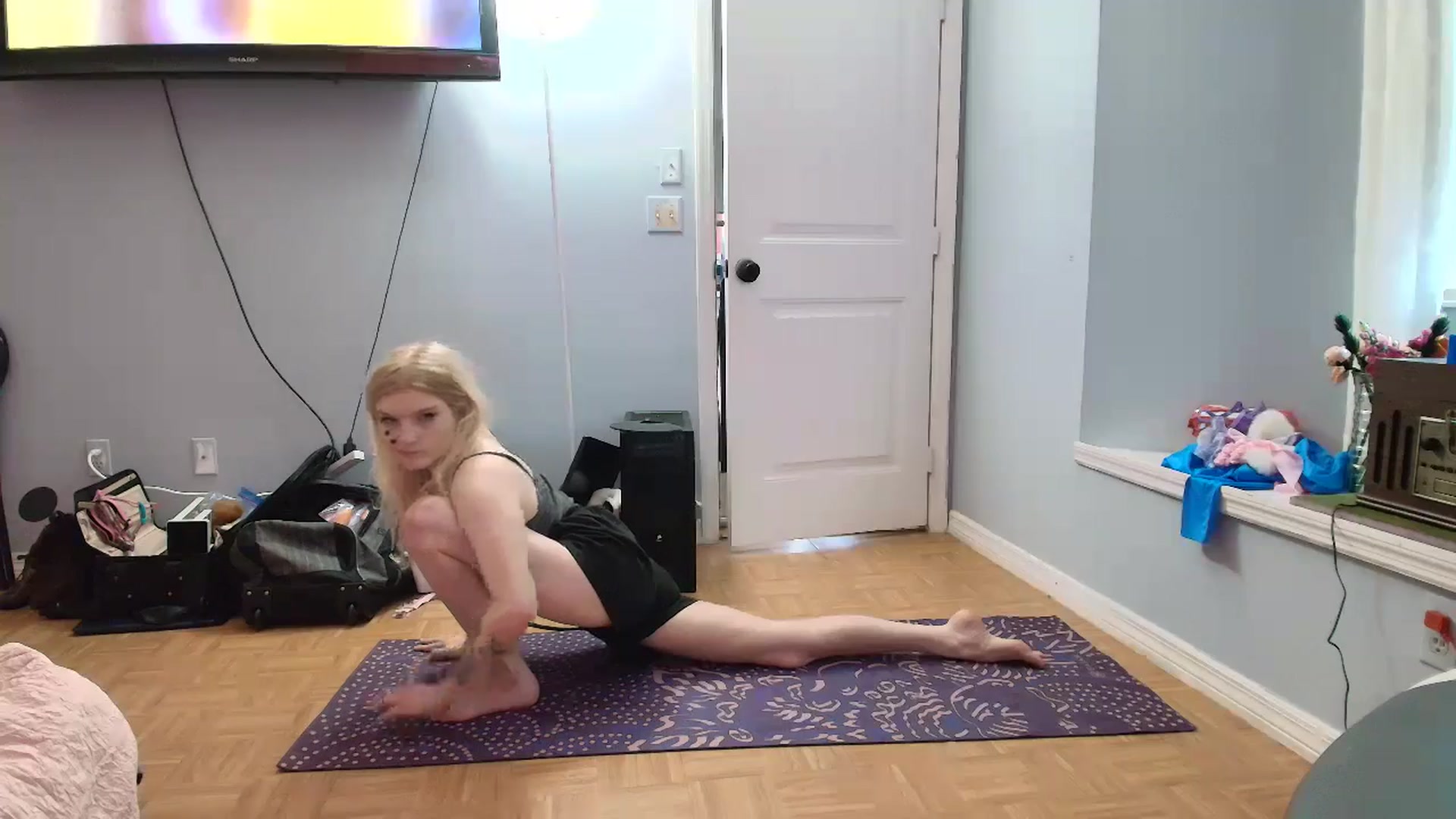 Gallery image thumbnail from DuckChan0's myfreecams stream on, 02/14/2025, 15:21 image 11 of 20