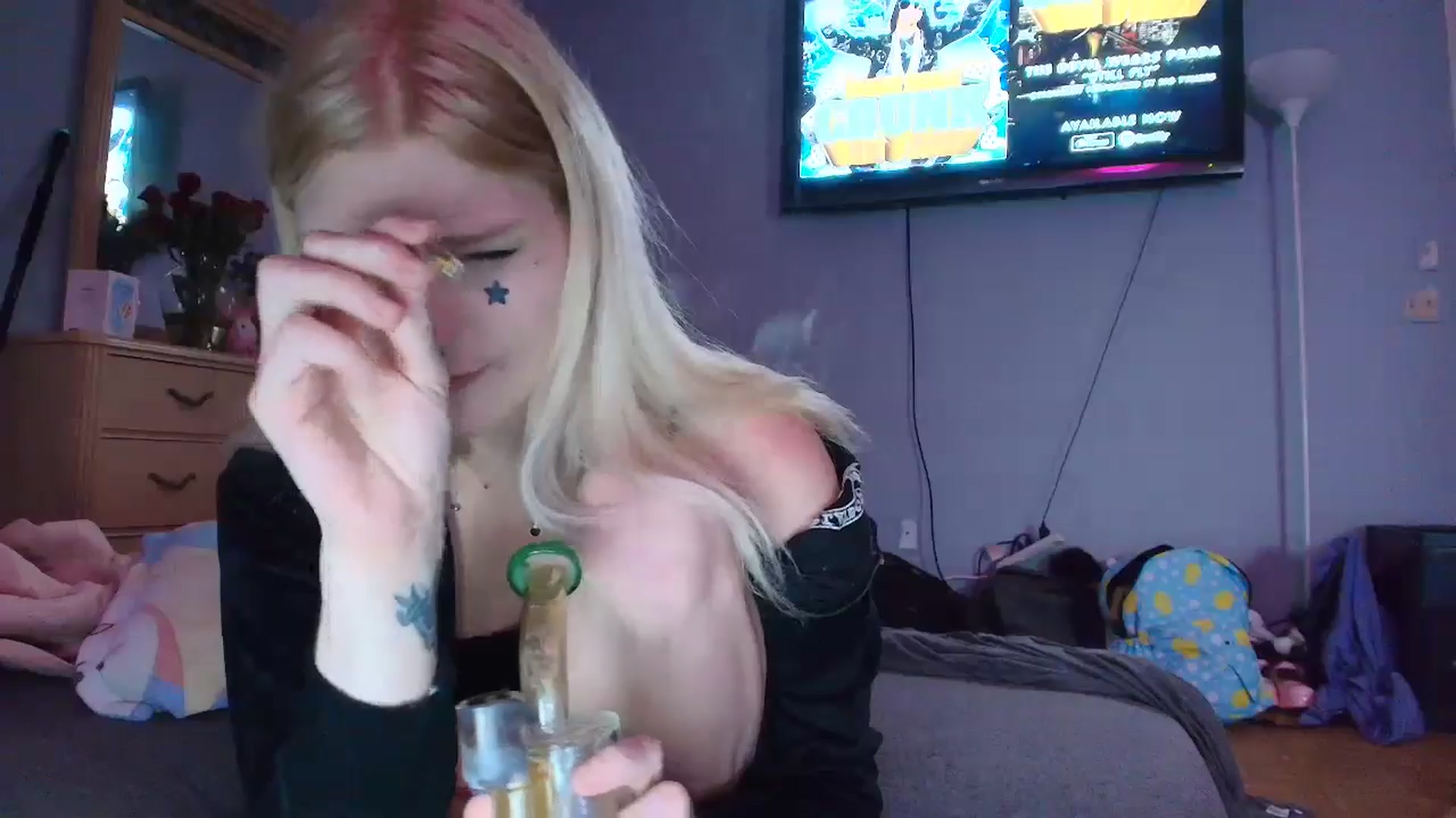 Gallery image thumbnail from DuckChan0's myfreecams stream on, 02/17/2025, 24:01 image 18 of 20